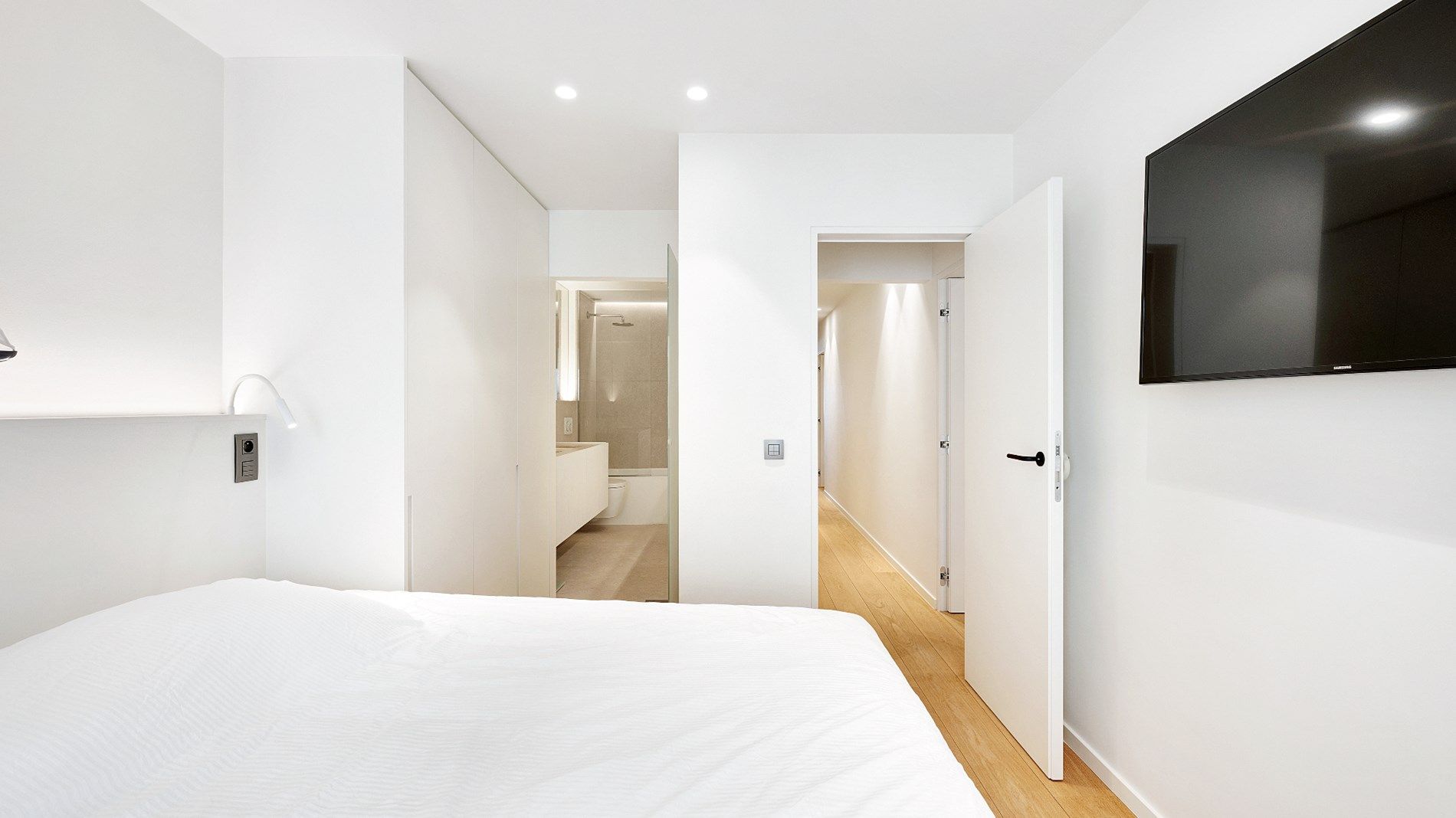 Prachtig gerenoveerd appartement met breed frontaal zeezicht, vlakbij het Albertplein foto 13