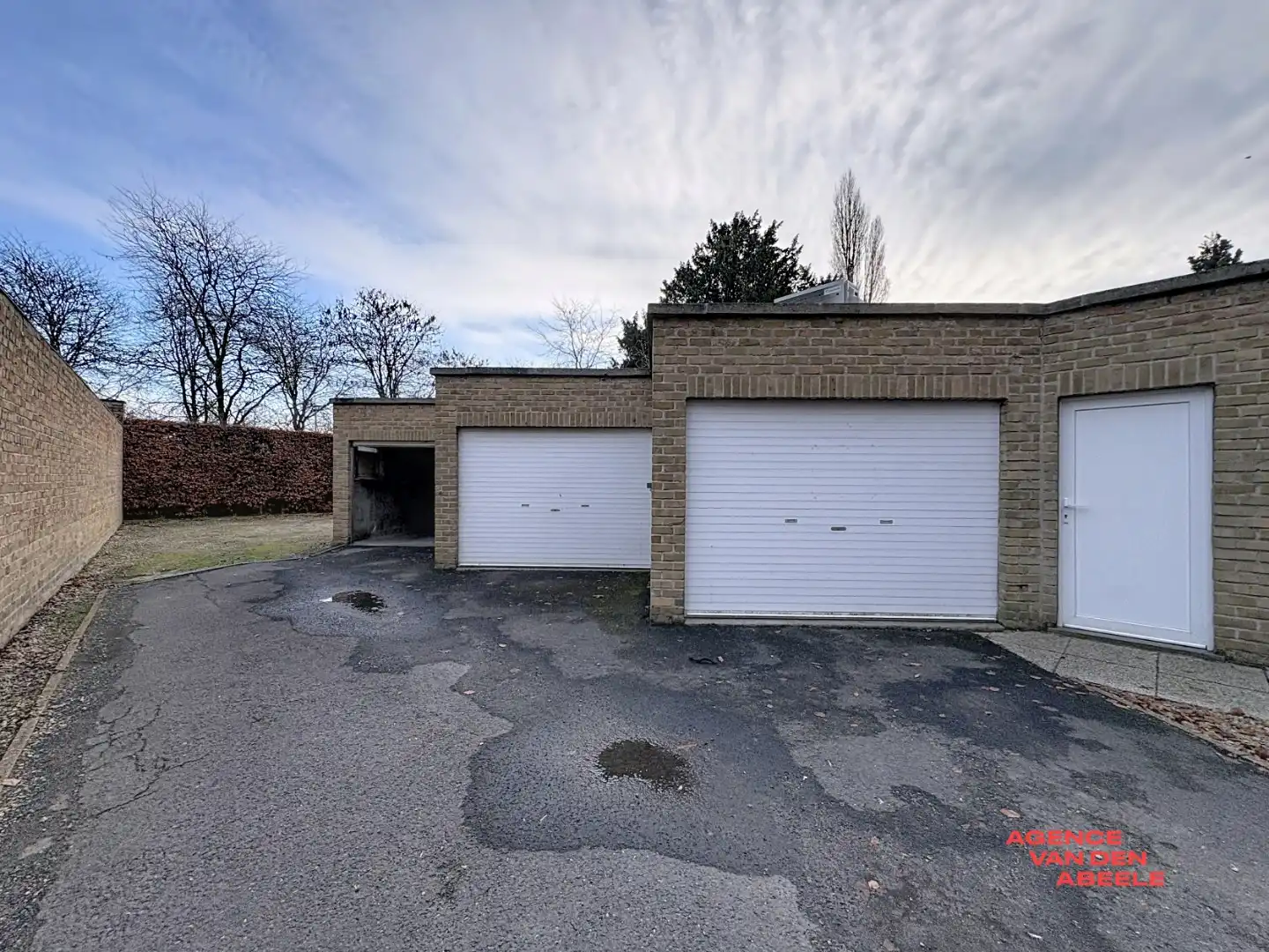 Gesloten garagebox te Sint-Andries foto 4