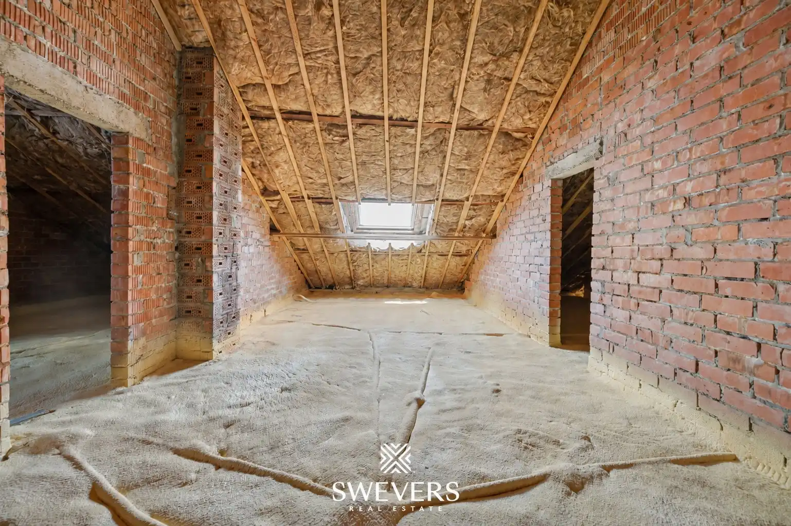 Gerenoveerde woning met 4 slaapkamers op 20a 86ca foto 20