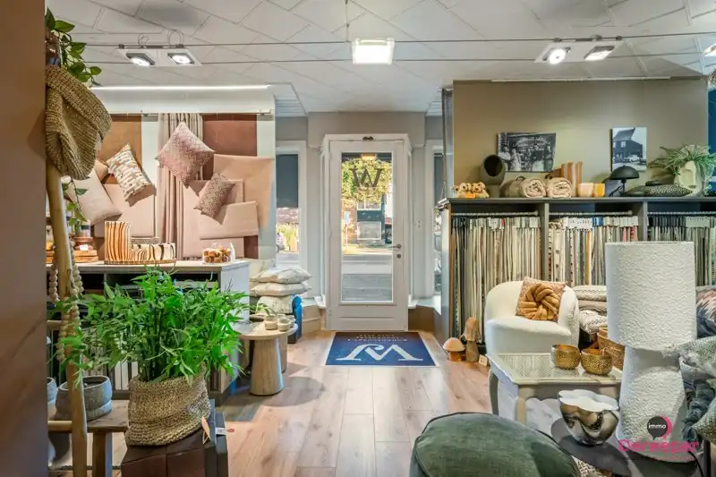 Unieke woning met handelsruimte en opslagplaats op 817m² – stijlvol wonen en werken combineren! foto 4