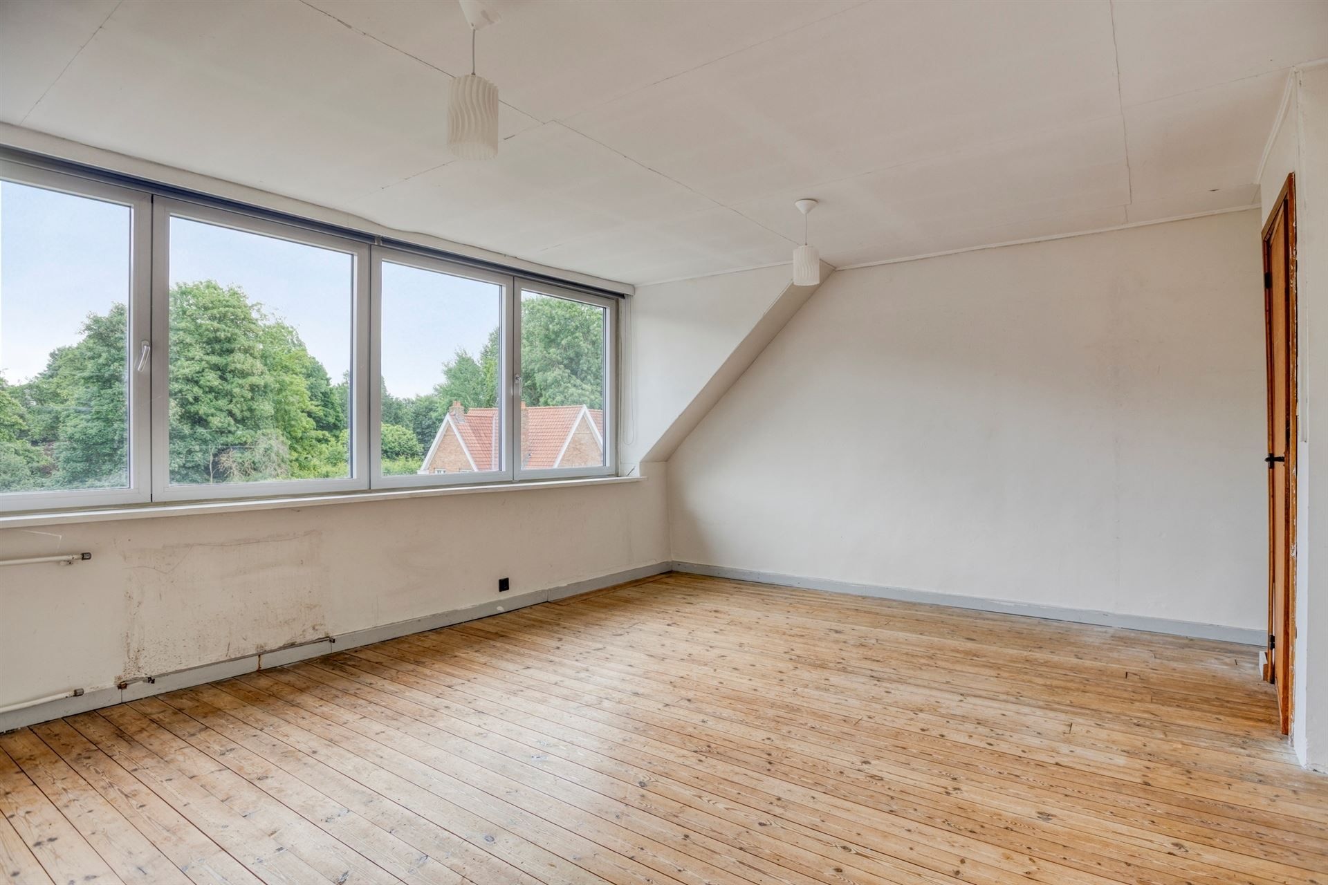 Charmante woning met tuin én ruime garage. 4 Slaapkamers. foto 18