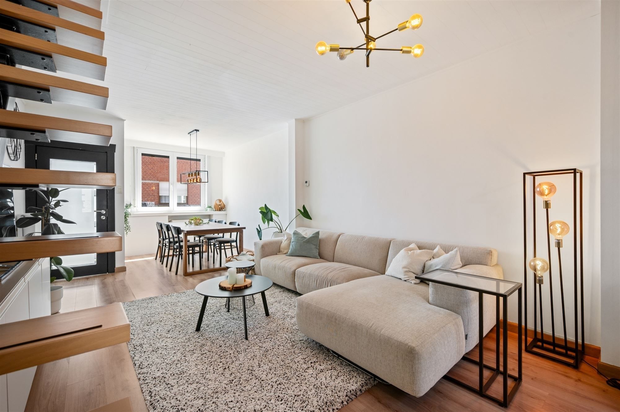 Instapklare woning met 3 SLPK aan de vaart te Mechelen. foto 6