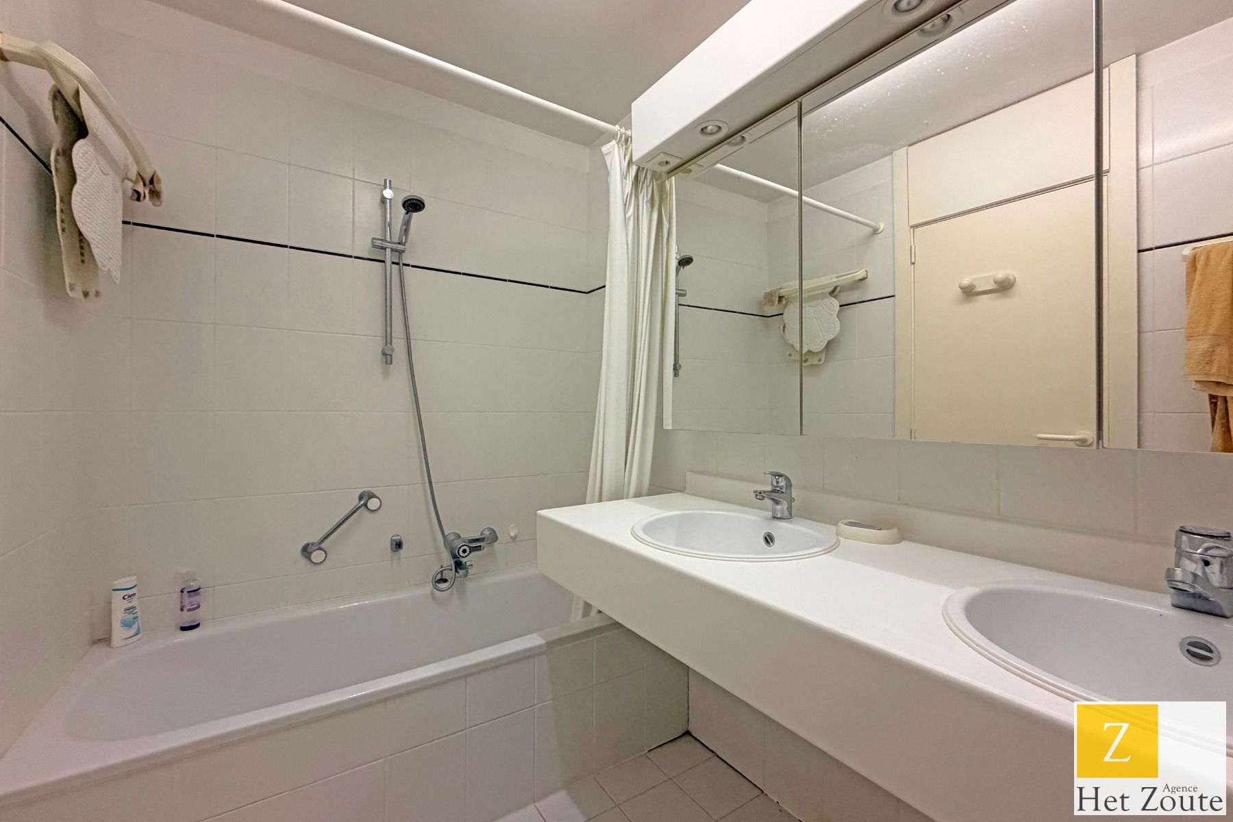 Te renoveren appartement op enkele passen van de Zeedijk foto 12