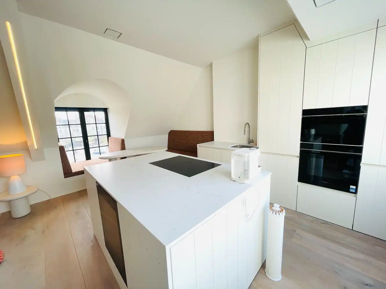 Brugge centrum, op 'Zand EXCLUSIEF GEMEUBELD APPARTEMENT MET ZONNETERRAS&nbsp; &nbsp; &nbsp;ALLES GLOEDNIEUW&nbsp; &nbsp; &nbsp;TOPKWALITEIT foto 4