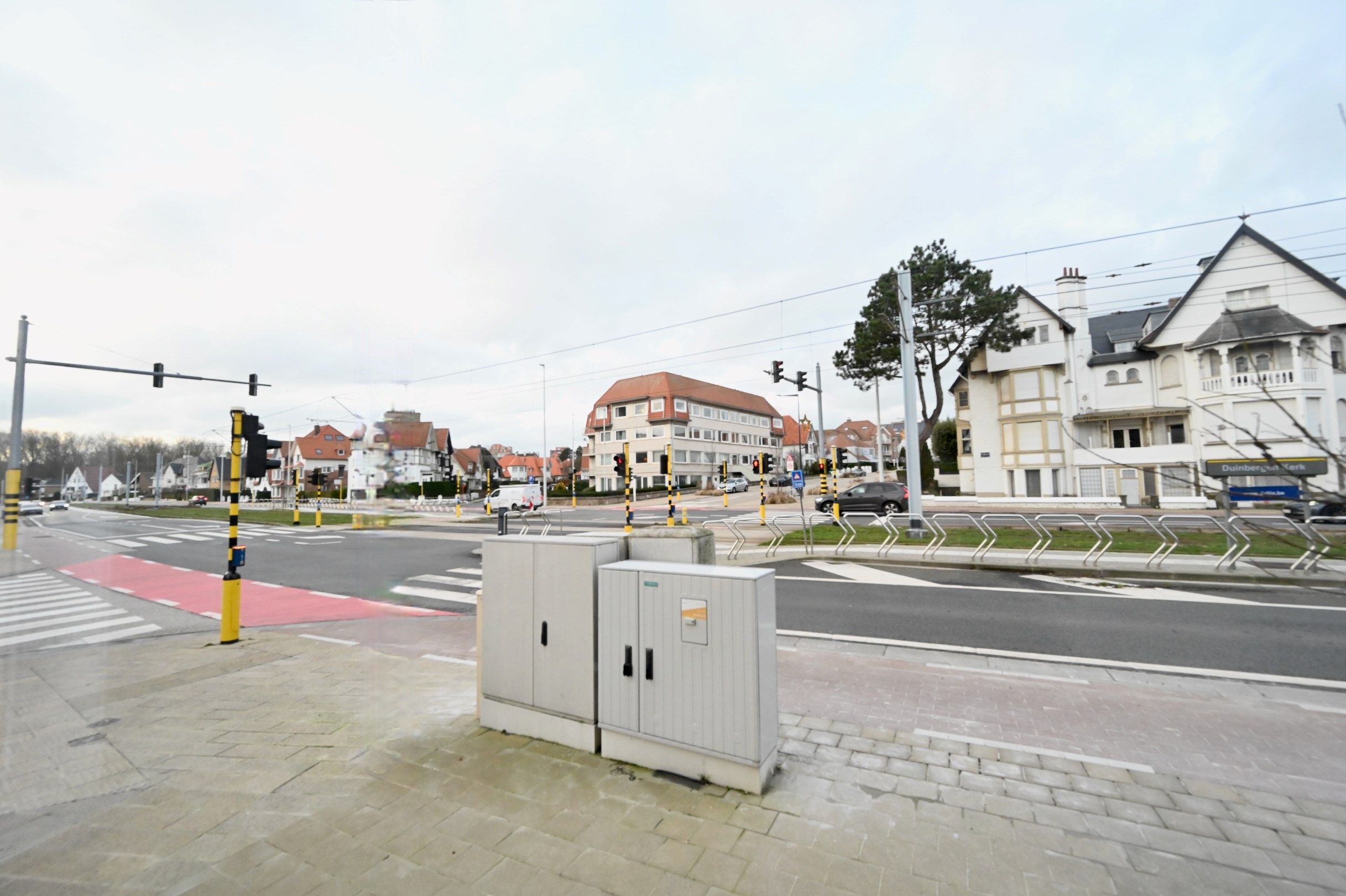 Alleenstaande charmante villa met 6 slaapkamers gelegen midden in het hartje van Duinberge foto 23