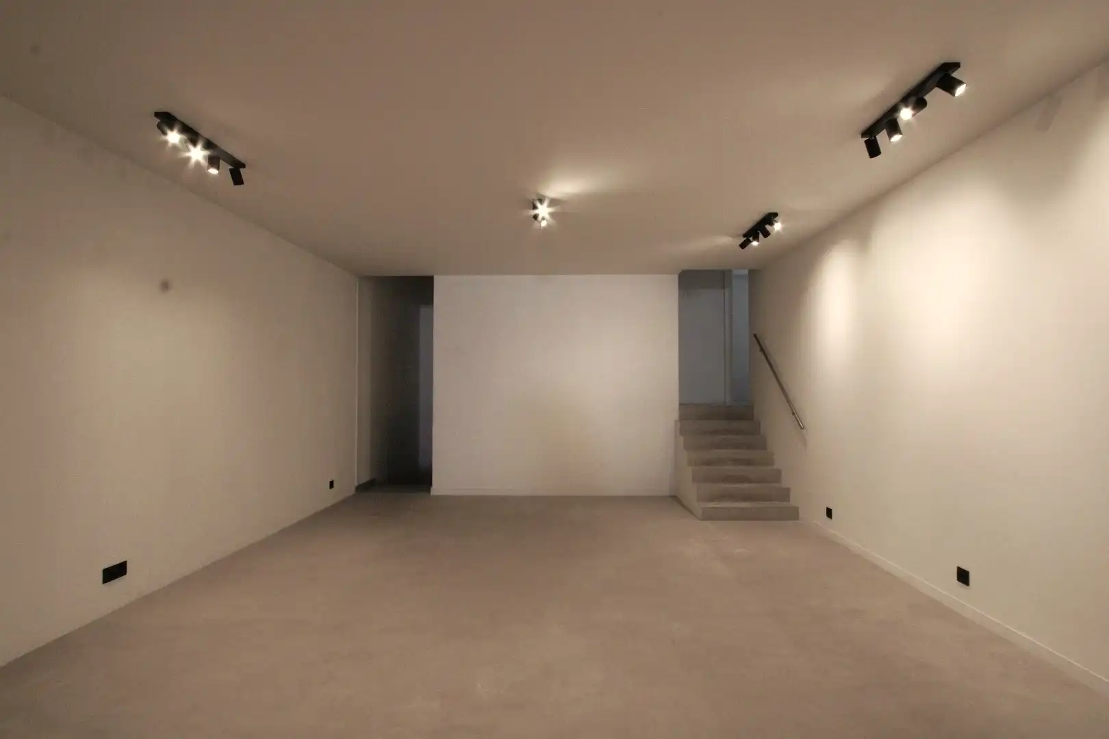 Instapklare winkel-kantoor-praktijkruimte De Wielingen 9 foto 3