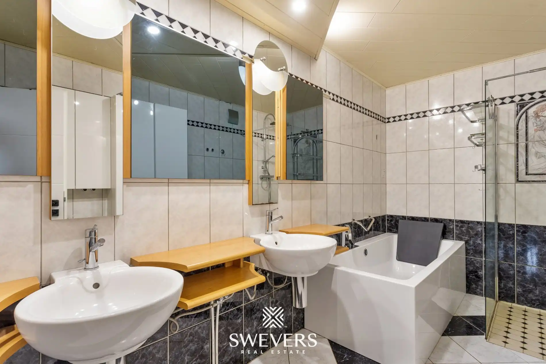 Ruime & energiezuinige gezinswoning in Sint-Truiden foto 13