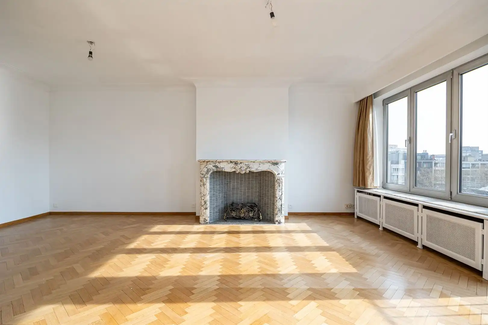 3-slaapkamer appartement met mooi stadszicht foto 4