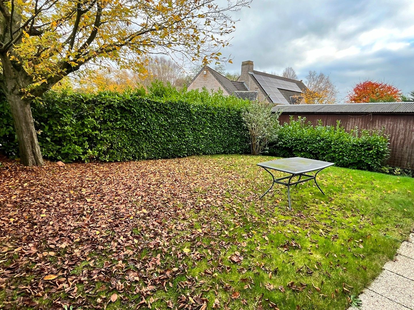 Opbrengsteigendom bestaande uit drie appartementen en drie garages. Alles verhuurd. foto 11