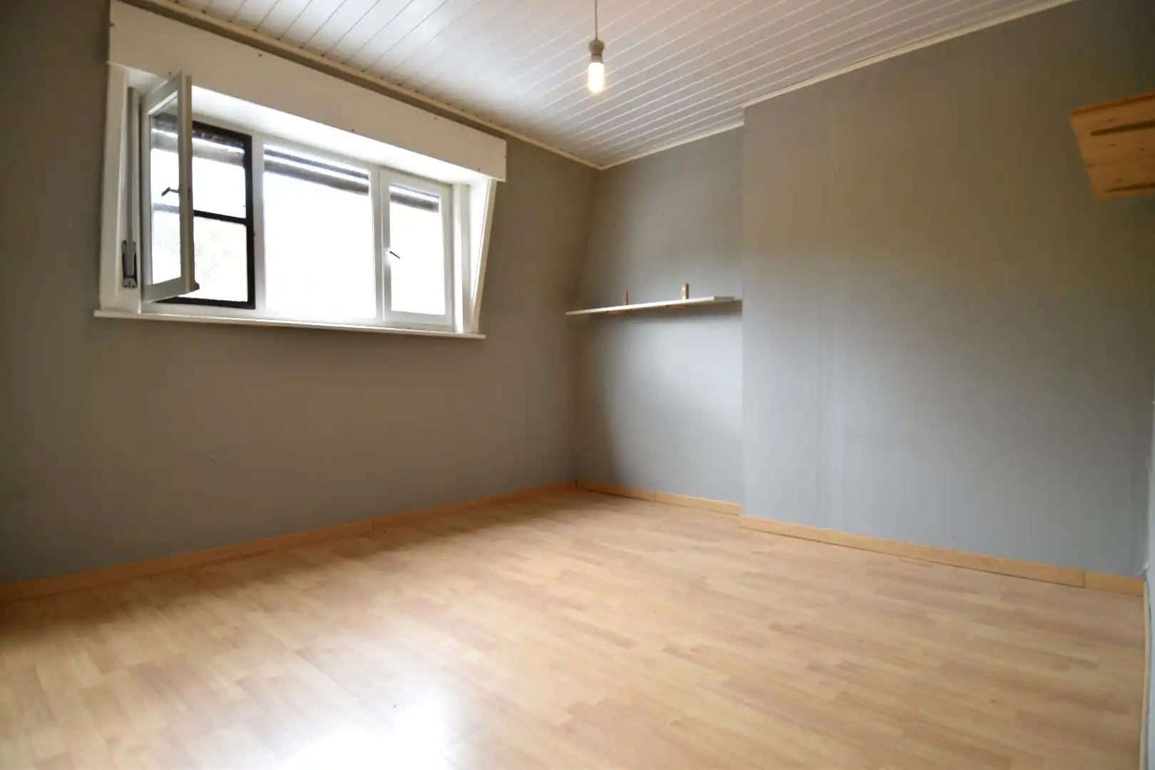 Toffe rijwoning met 2 slaapkamers en stadstuin te koop nabij Kortrijk-centrum foto 7