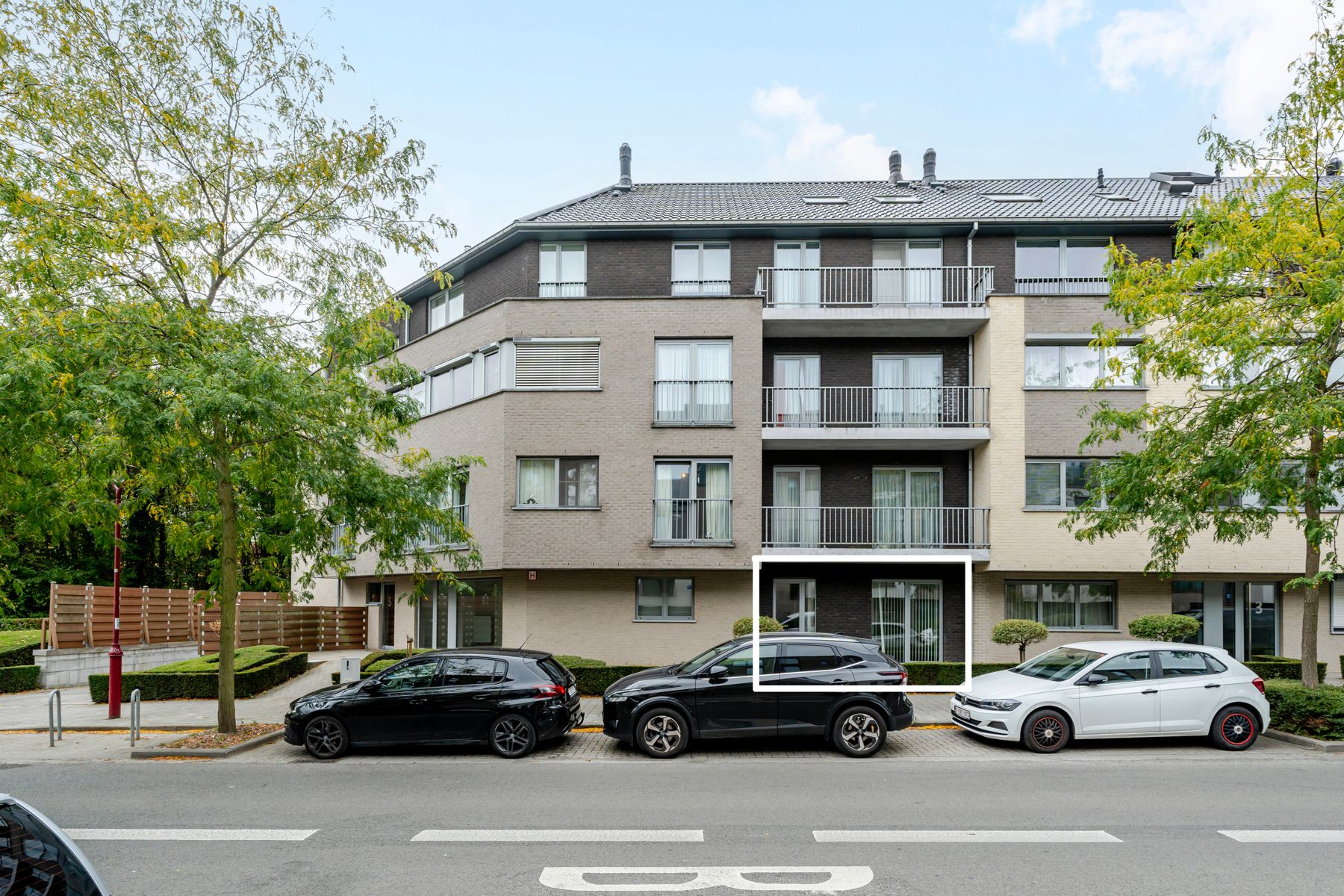 Instapklaar 2 slaapkamer appartement met grote tuin foto 17