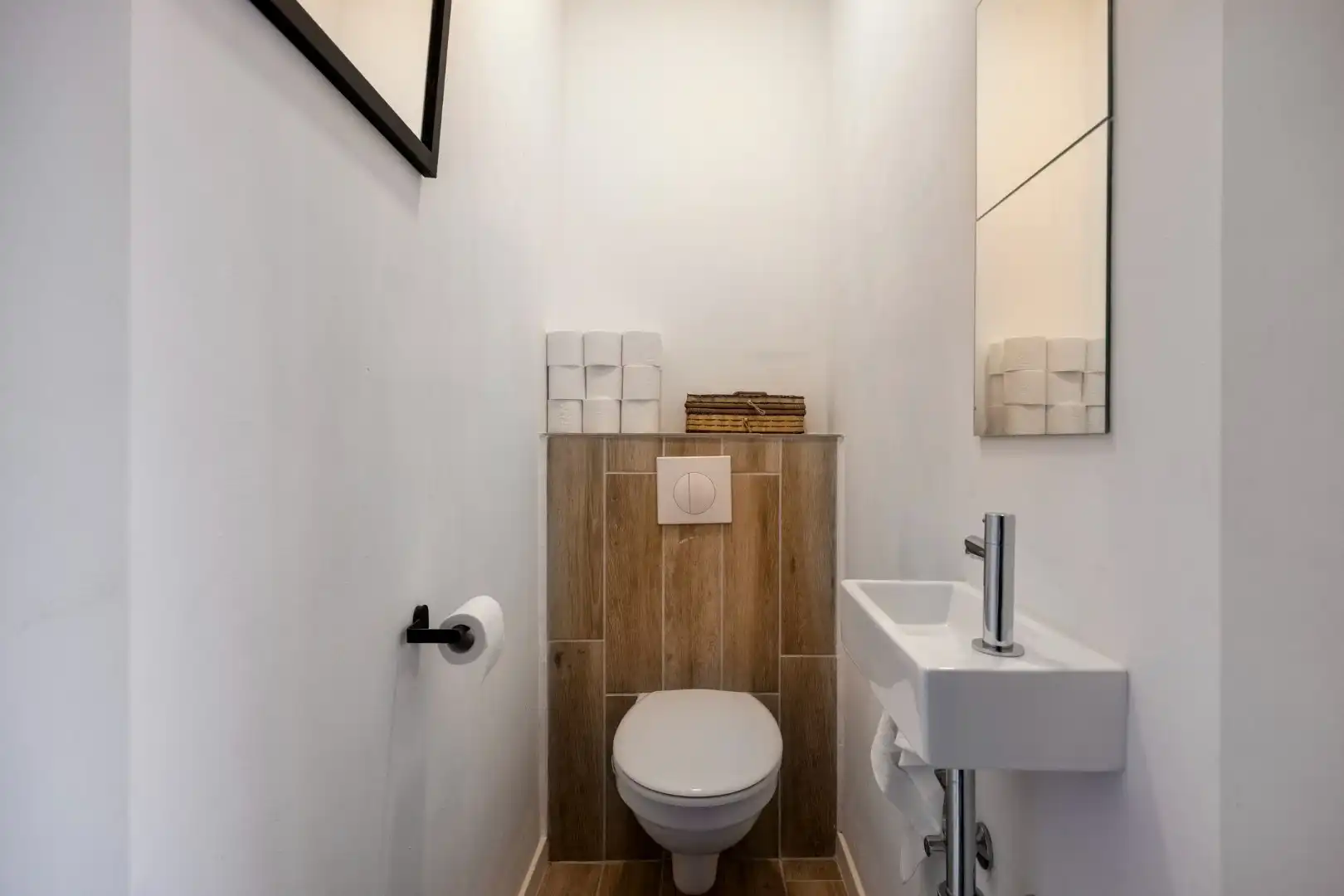 Hedendaags 2 slpk appartement met garage foto 17