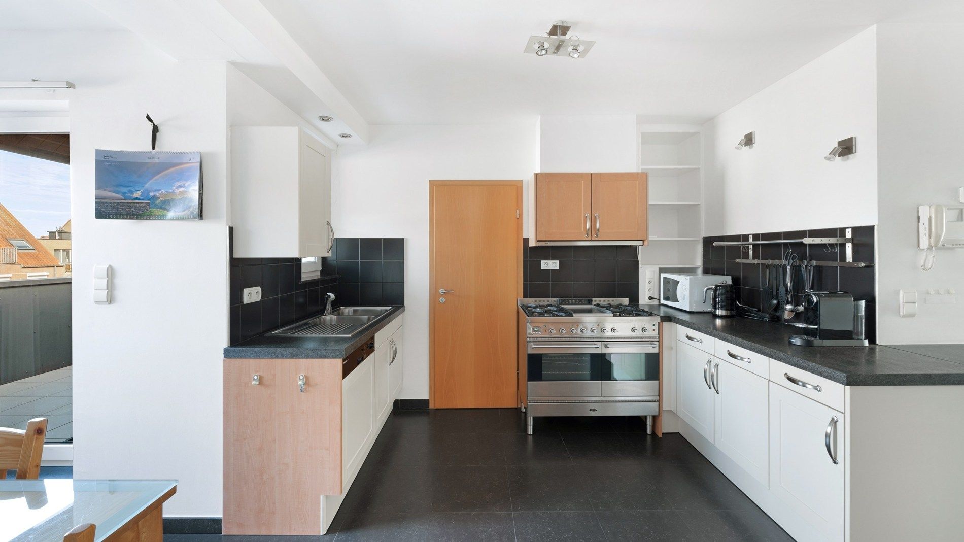 Ruim duplex appartement met zonnige terrassen in hartje Knokke foto 11