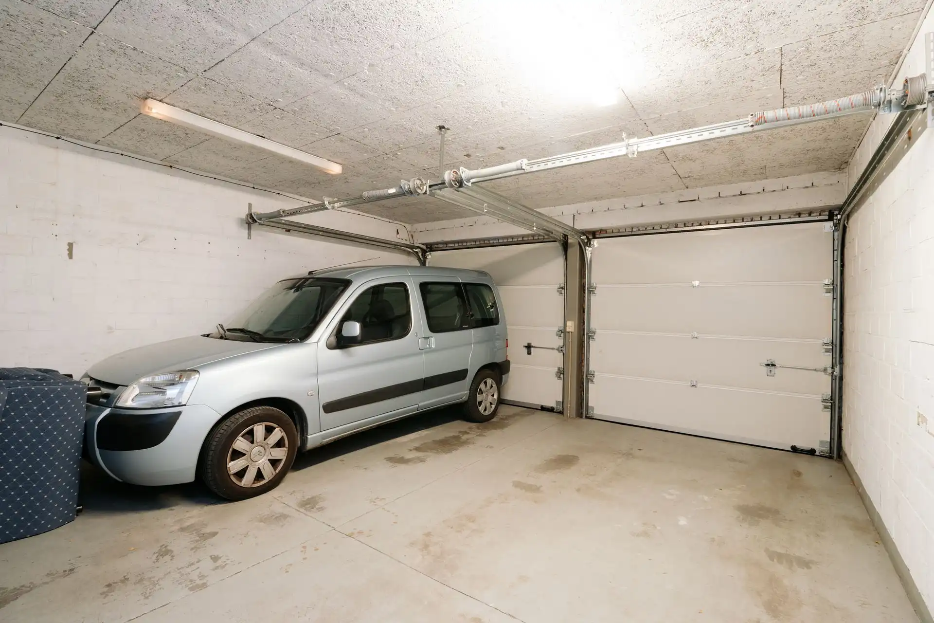Twee slaapkamer appartement met terras en autostaanplaats foto 13