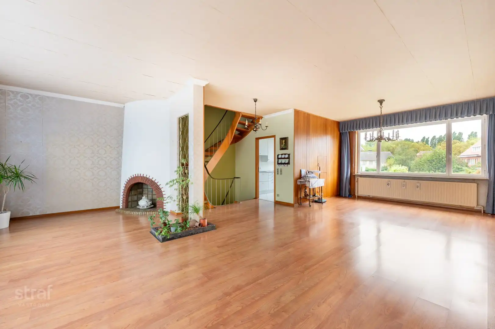 Bel-etage met drie ruime slaapkamers en een gezellige tuin foto {{pictureIndex}}