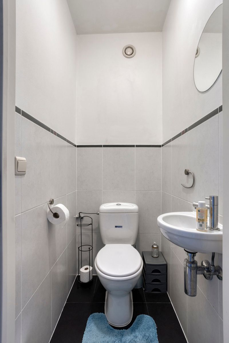 Instapklaar appartement met terras in het centrum van Zellik! foto 15