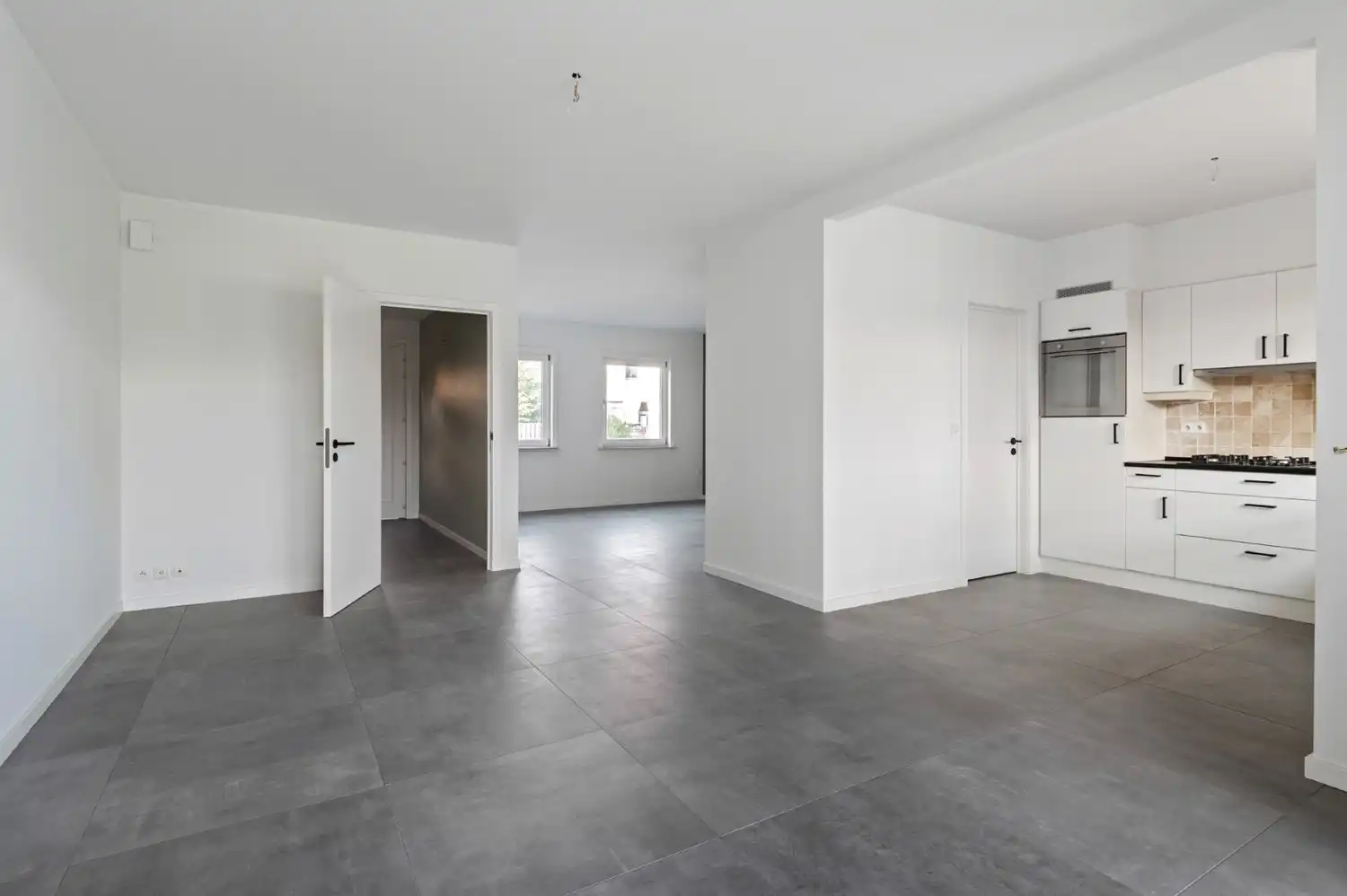 INSTAPKLARE WONING MET 3 SLK, TUIN EN GARAGE! foto 3