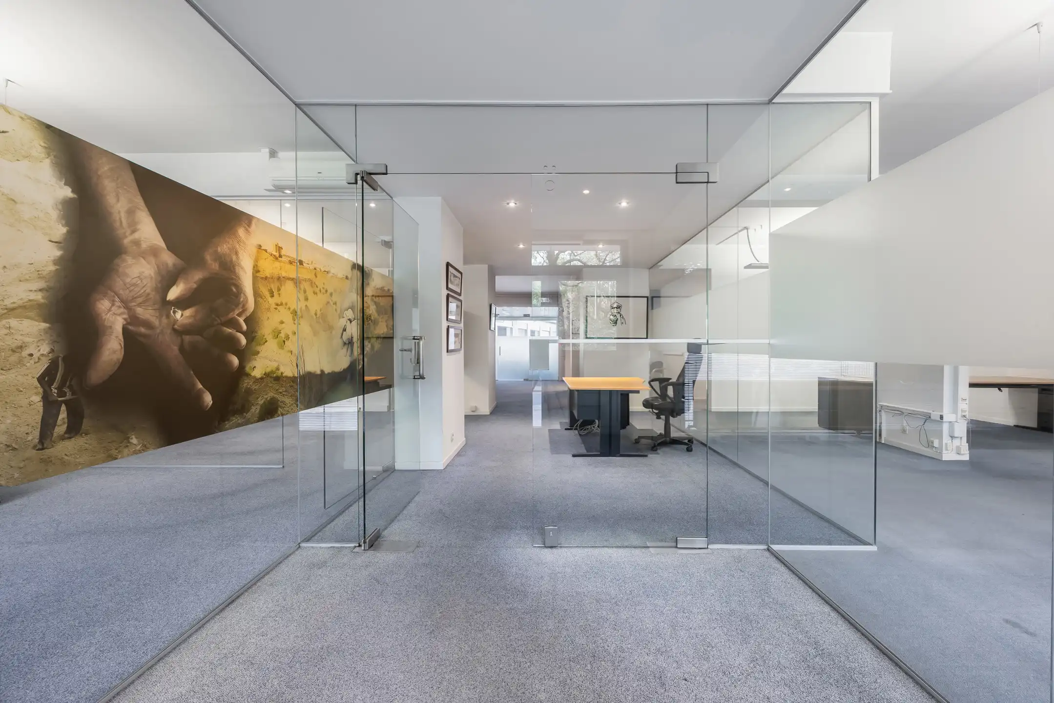 Commercieel handelspand (236m²) op centrale ligging foto 6