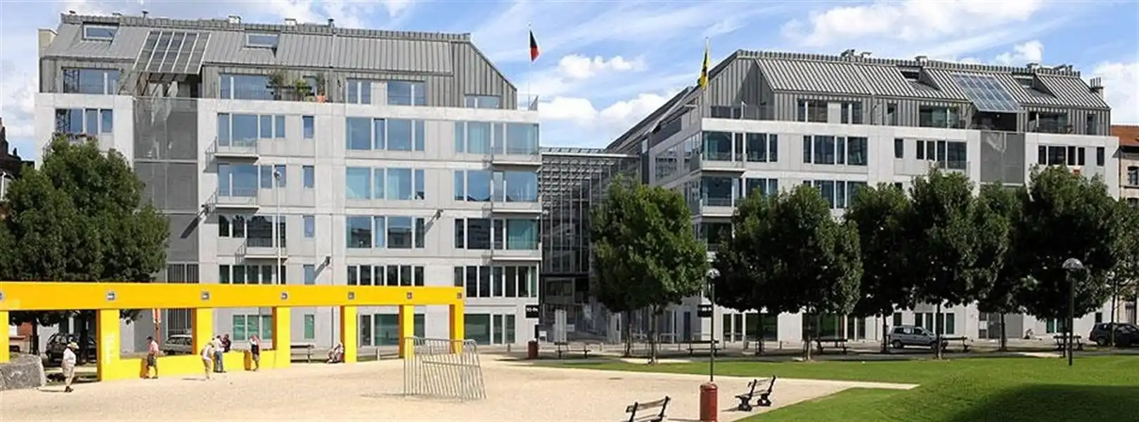 LAURENTIDE:vanaf 449m² foto {{pictureIndex}}