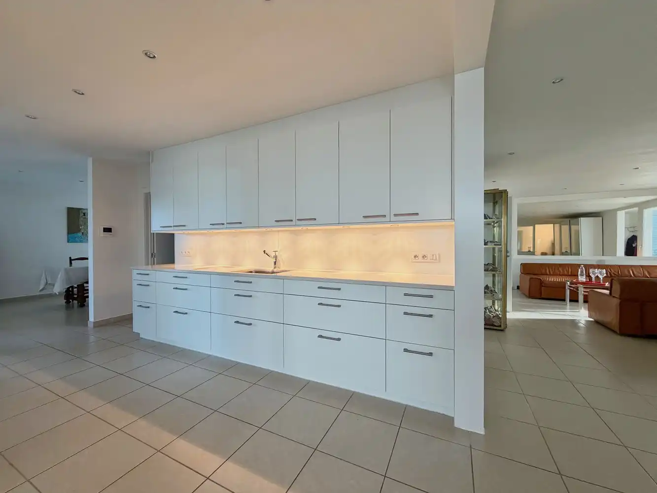 Uitzonderlijk ruime villa (450 m²) met enorm potentieel in Torhout! foto 8