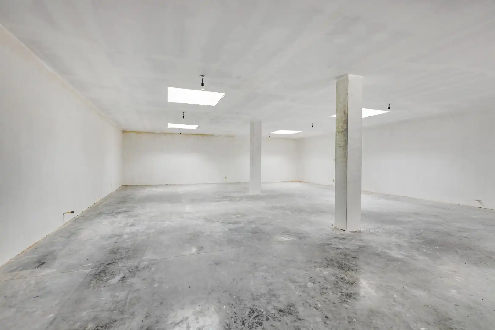 Ruime handelspand van 243 m² centraal gelegen in Mol centrum !  foto 4