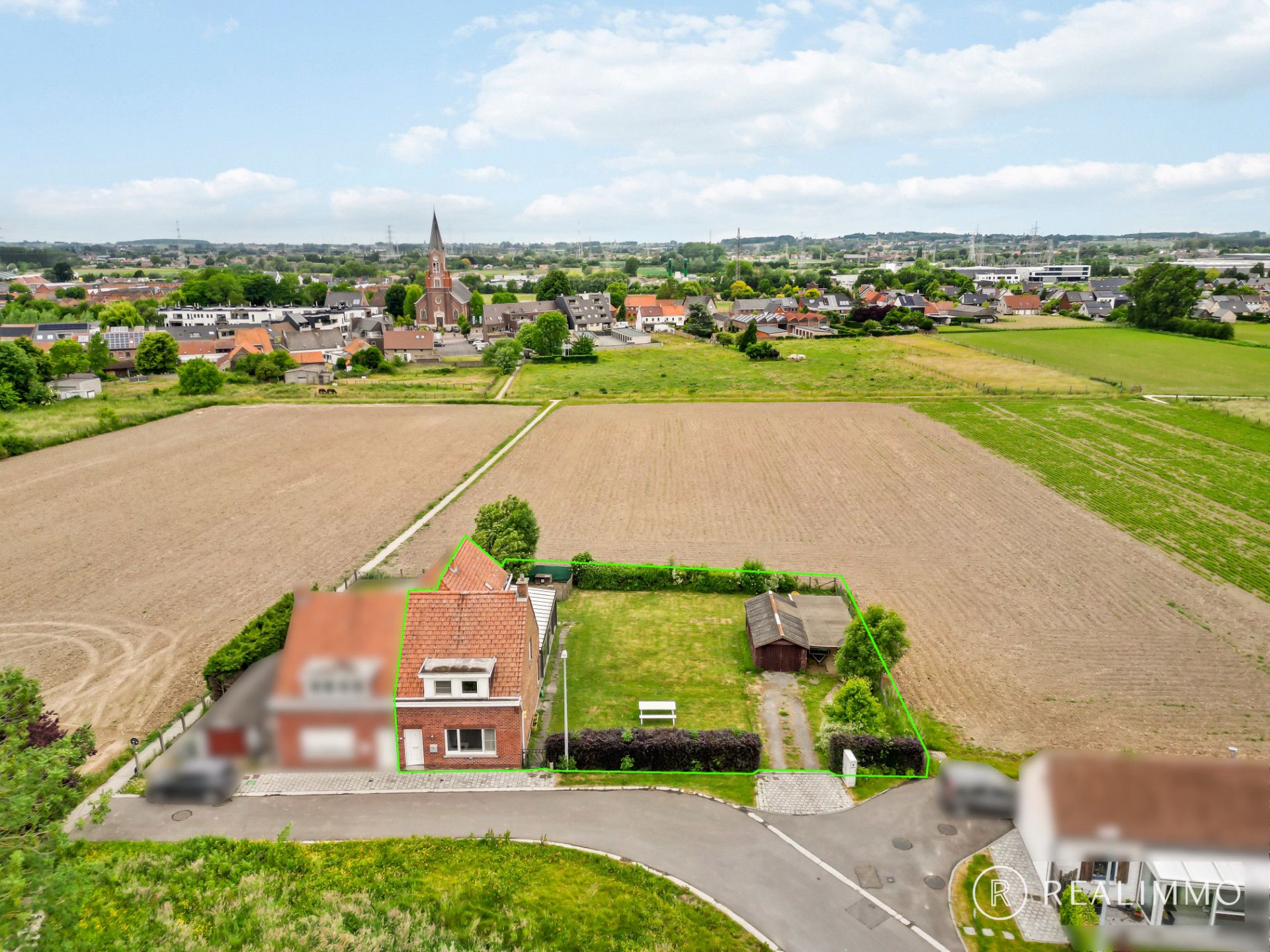 Charmante halfopen woning op toplocatie! foto 2