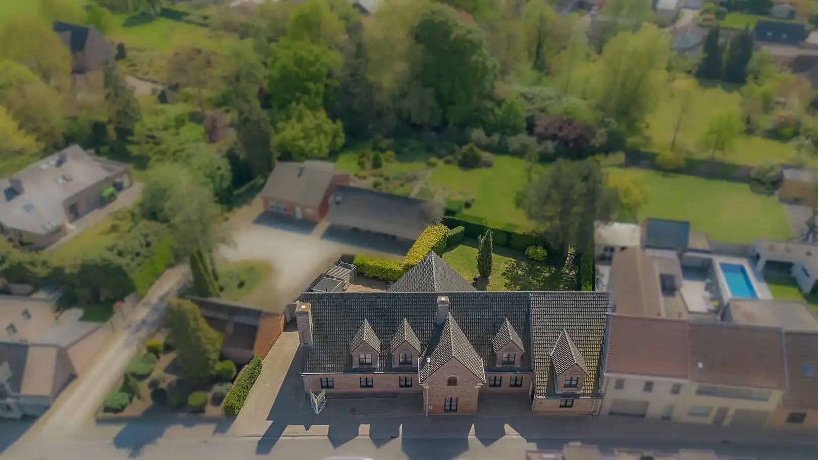 Uitzonderlijk ruime en veelzijdige praktijkwoning / cohousing met tal van mogelijkheden foto 11