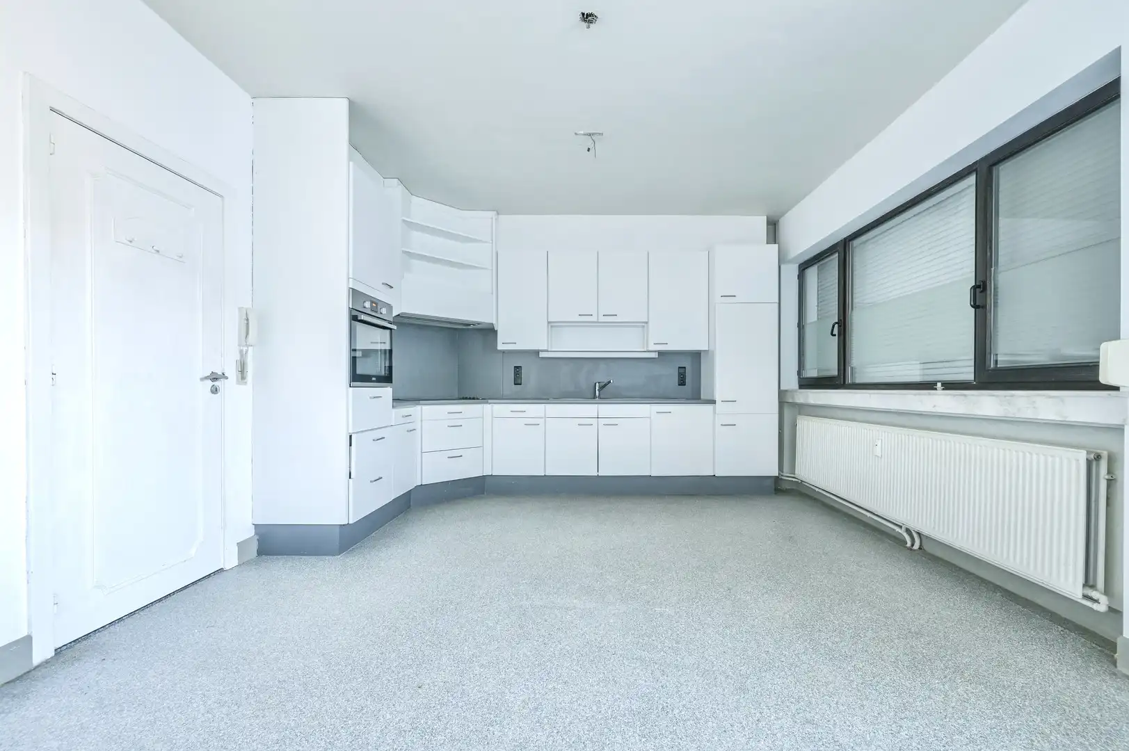 Handelspand met ruim appartement te huur in het hart van Bornem foto 8