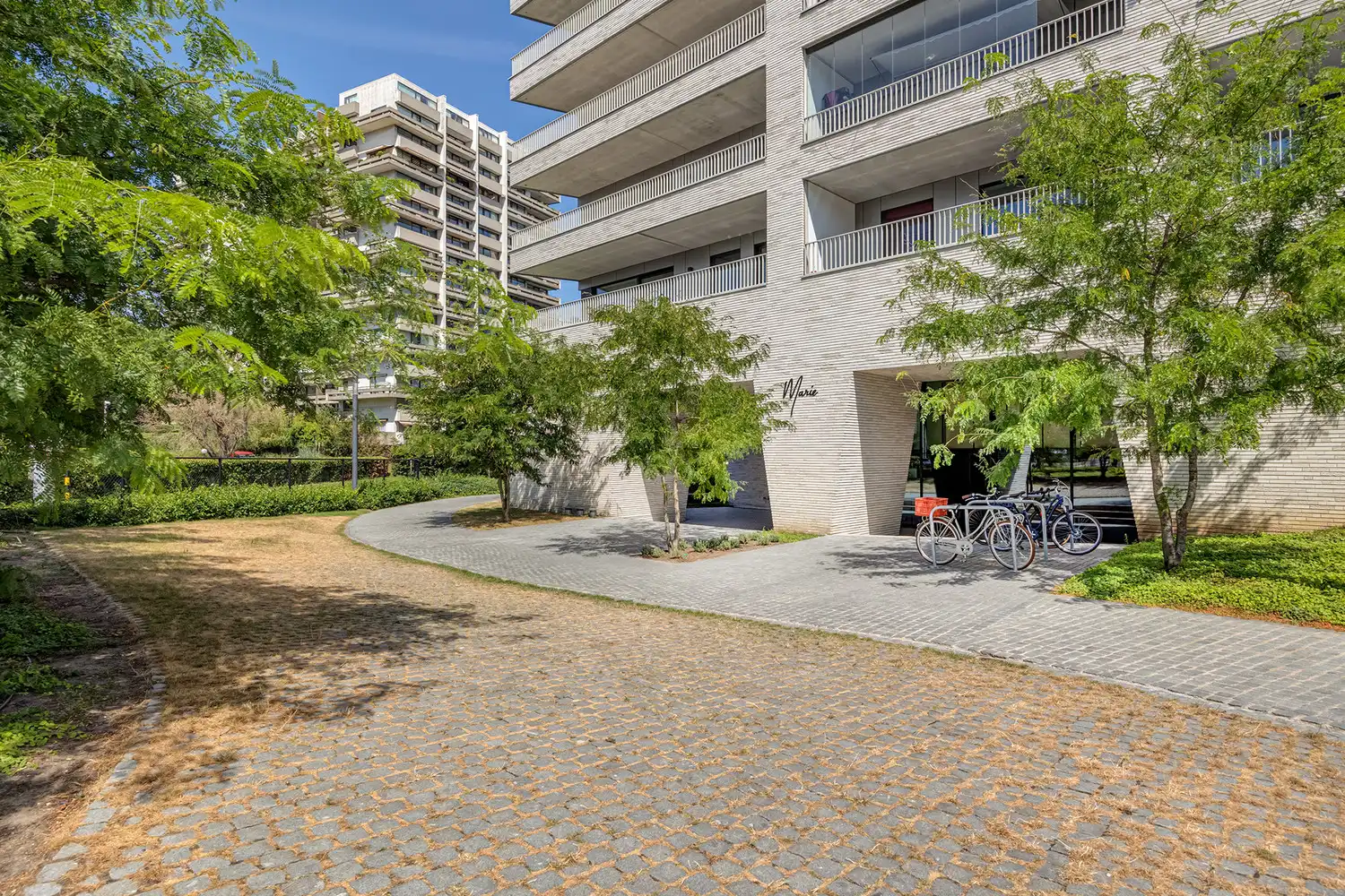 Luxueus en zorgeloos wonen op hoog niveau in de iconische Residentie Louise Marie - 2 slaapkamers en ruim terras (EPC A!) - verkoop onder het registratiestelsel! foto 5