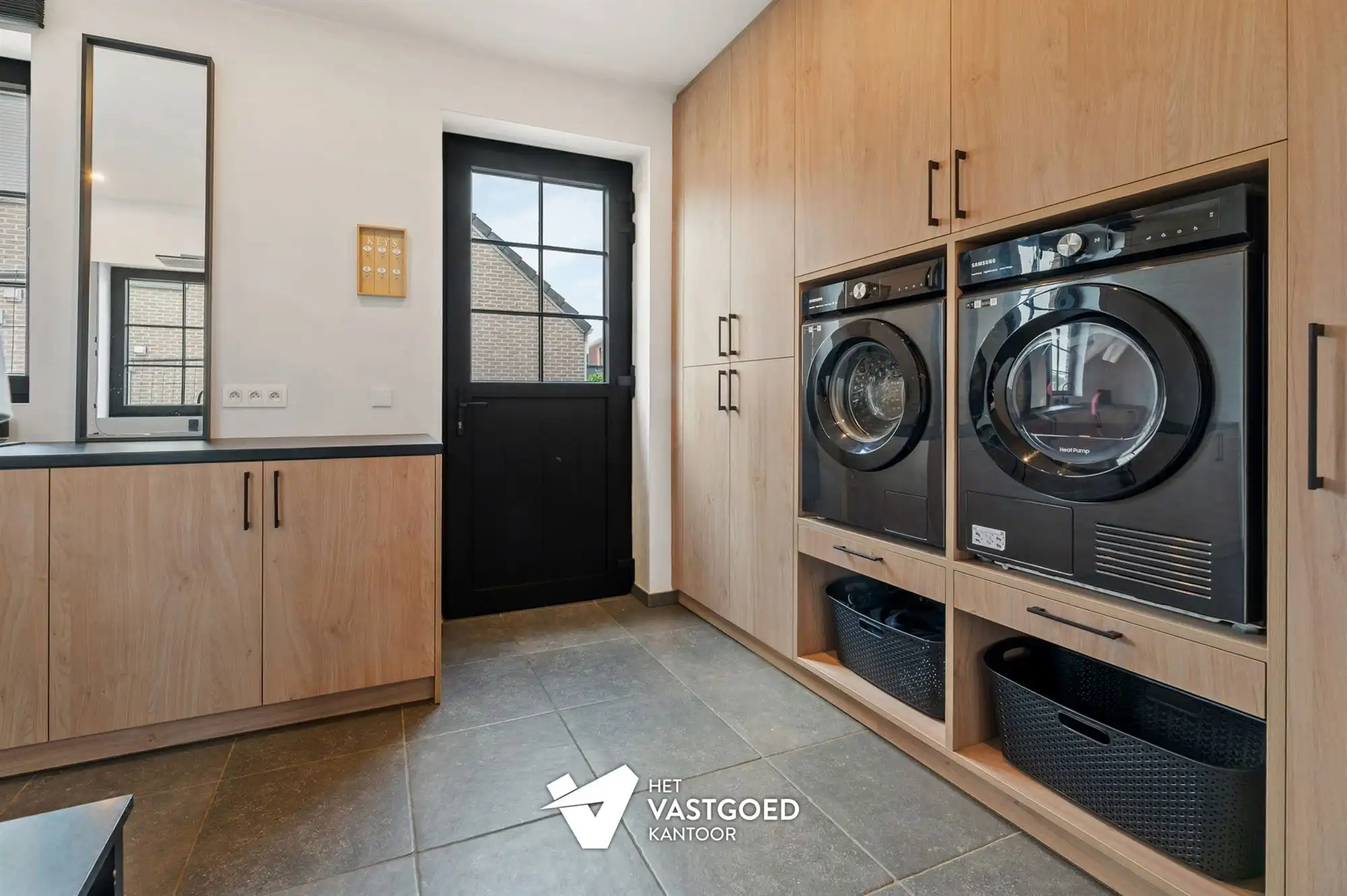 ZEER RUIME RECENTE WONING (266M²) MET LEUKE TUIN TE WIJCHMAAL foto 15