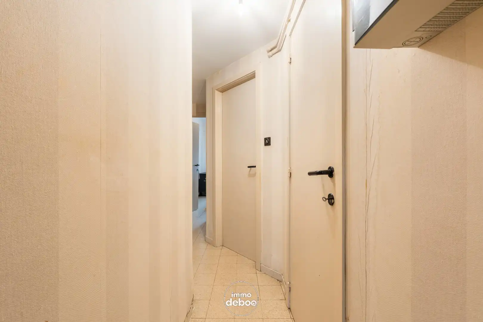 Gelijkvloers appartement met ruime koer vlakbij zee foto 9