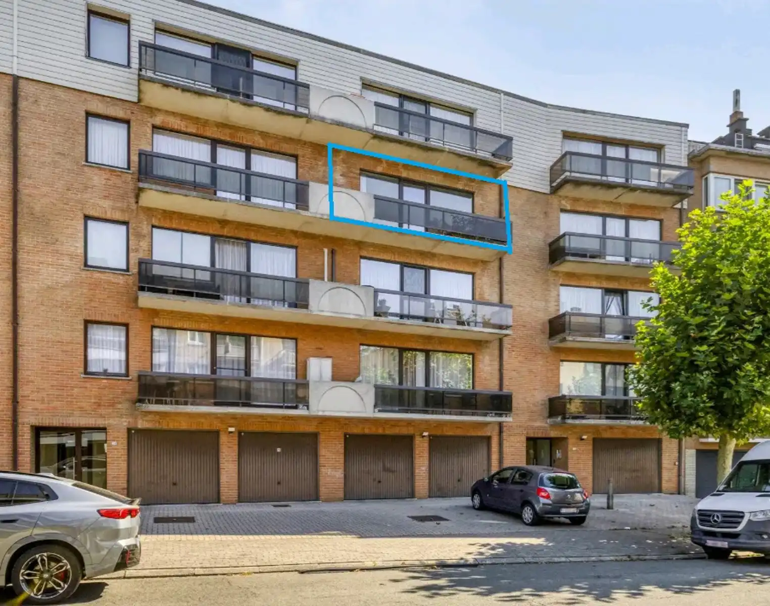 CENTRAAL GELEGEN 2-SLAAPKAMERAPPARTEMENT MET PARKEERPLAATS IN ZELLIK! foto {{pictureIndex}}