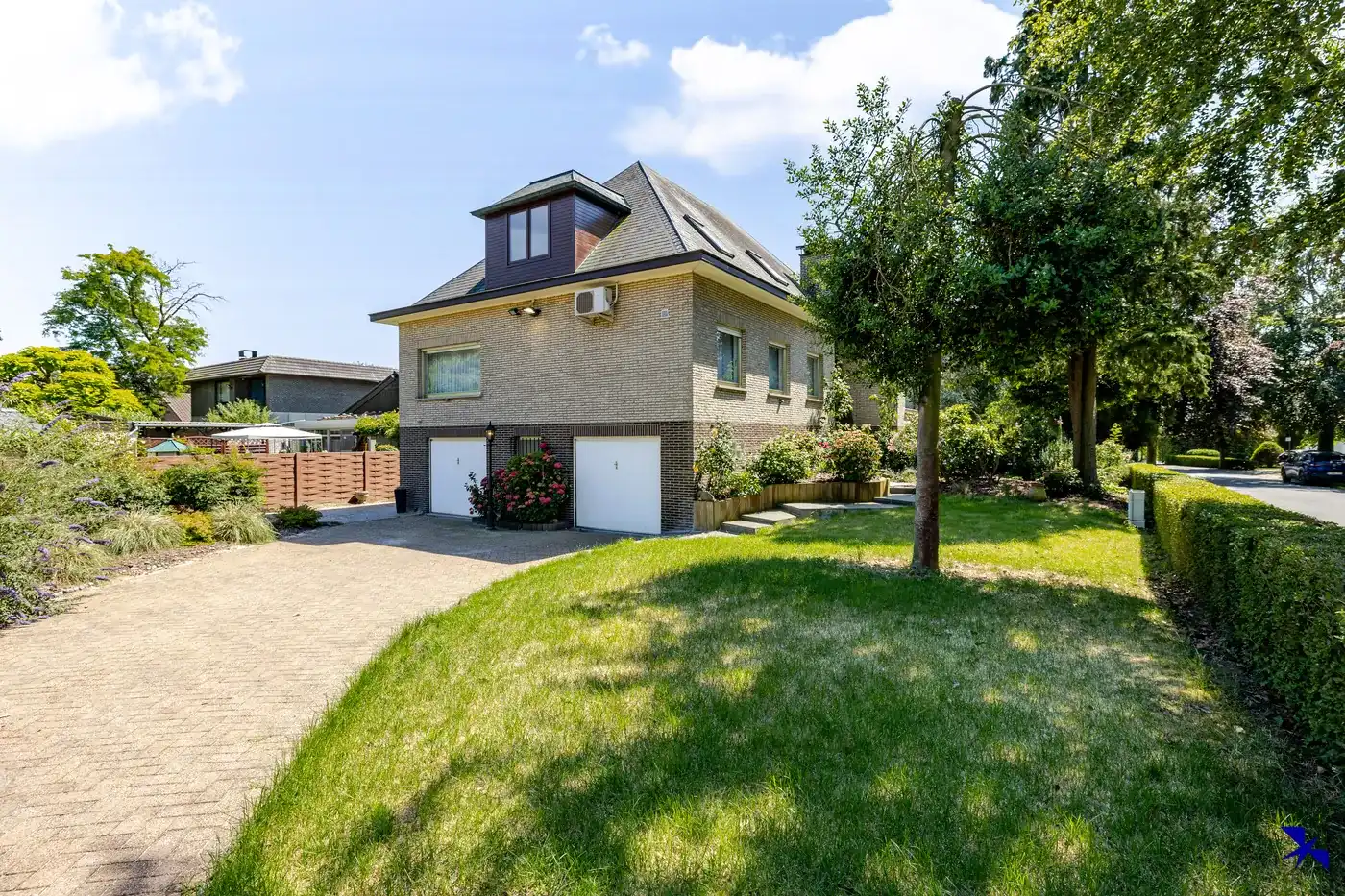 Karaktervolle villa met 5 slpks, dubbele garage en tuin foto 24
