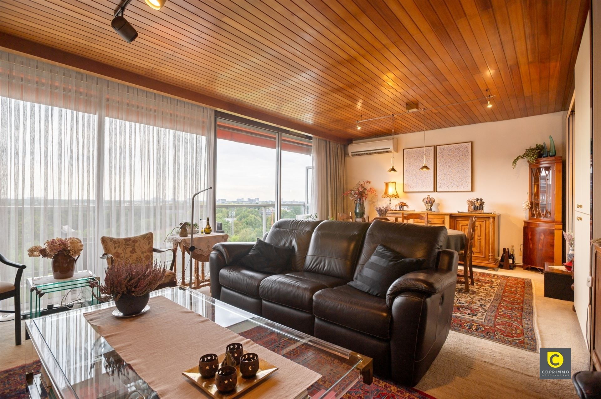 Ruim en lichtrijk appartement met 4 SLPKS, 3 BDKS, 2 terrassen en panoramisch uitzicht! foto 2