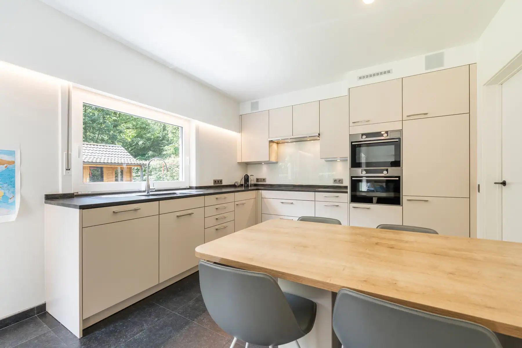 Prachtige, energiezuinige gezinswoning (EPC B) met 3 slaapkamers. foto 4