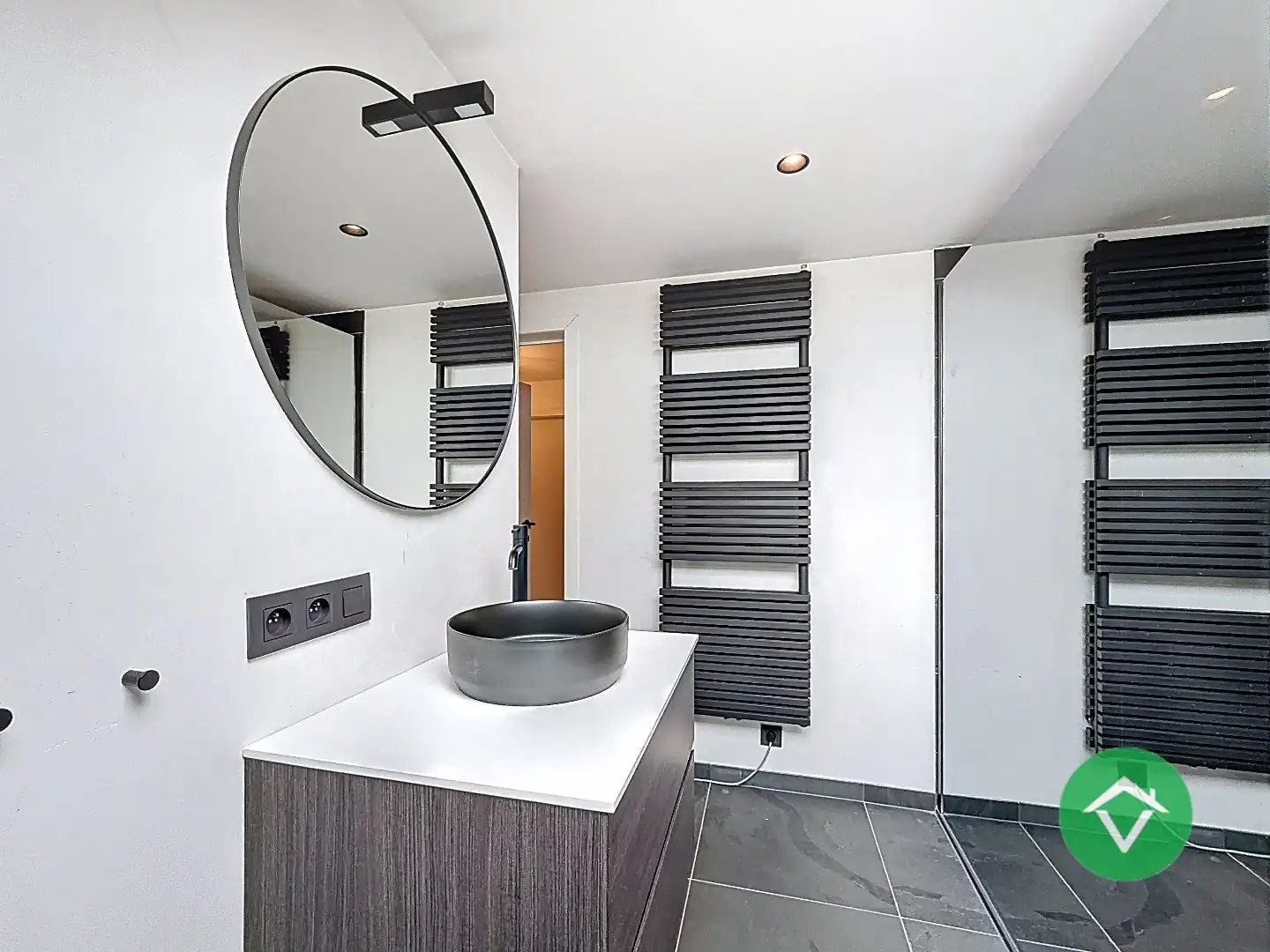 Instapklare woning met 3 slaapkamers en garage te Koekelare  foto 21