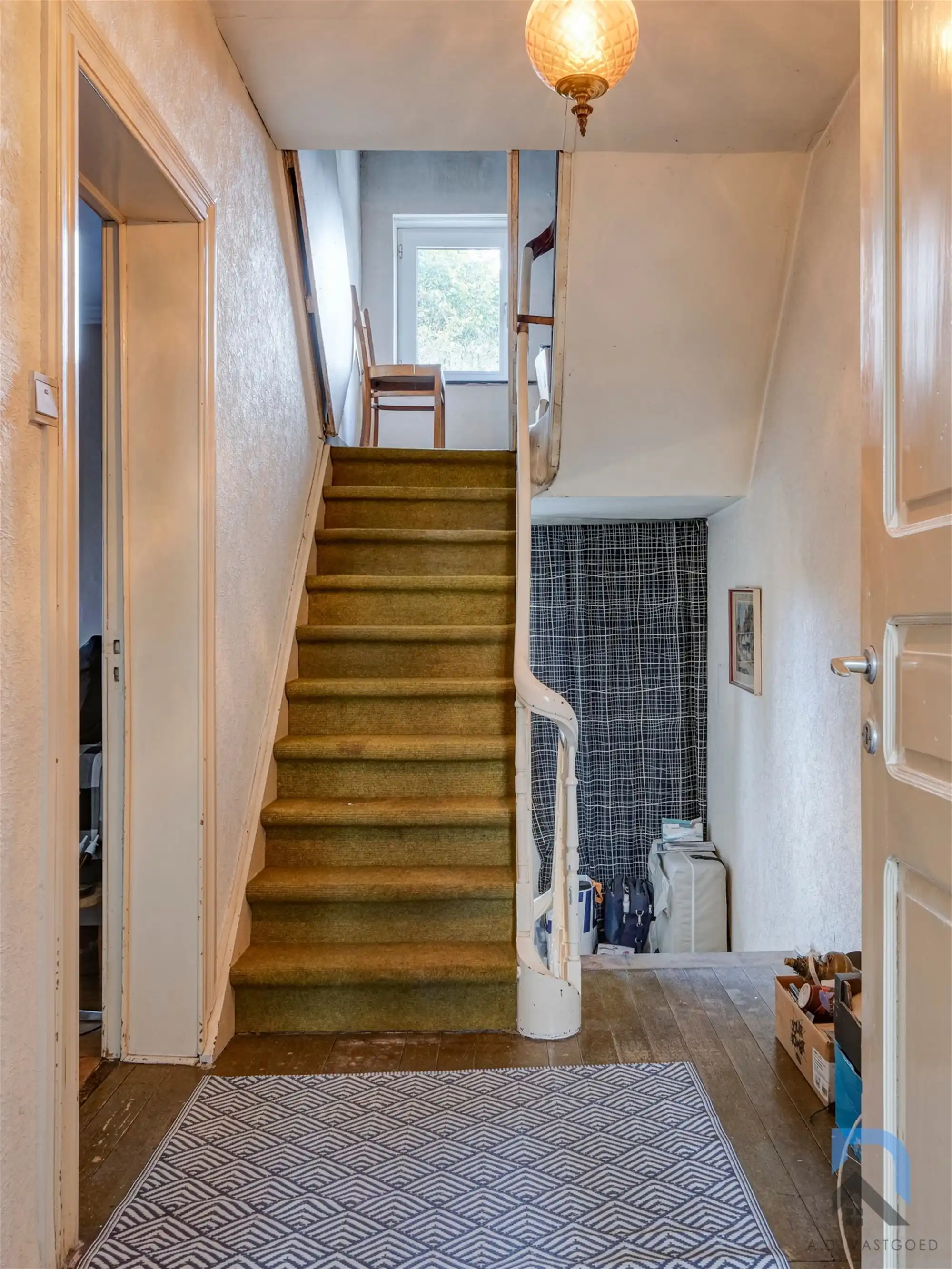 Woning op toplocatie met grote tuin foto 14