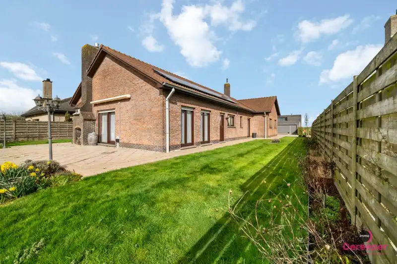 Charmante alleenstaande bungalow met zuidgerichte tuin op ruim perceel in Snaaskerke foto 19