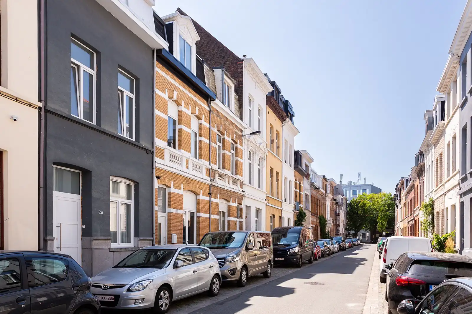 Karaktervolle voorgevel met leuke buitenruimte foto 18