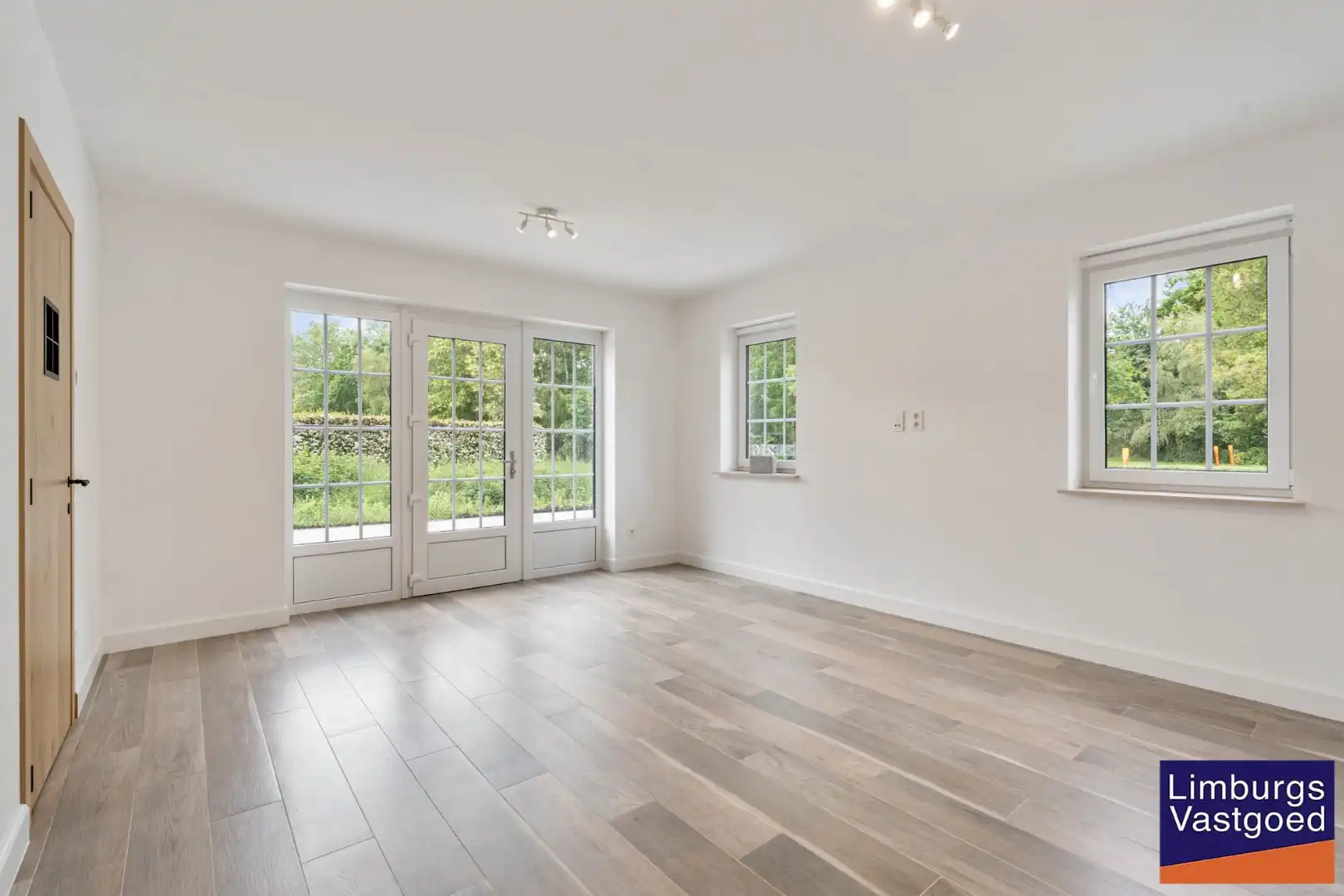 Exclusieve gezinswoning, 283m², 5 slpk, praktijkruimte op toplocatie foto 20