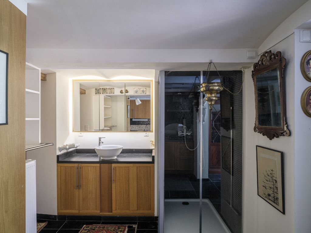 Karaktervolle burgerwoning met drie slaapkamers en een aangename, groene tuin op een uitstekende locatie in Gent. foto 26