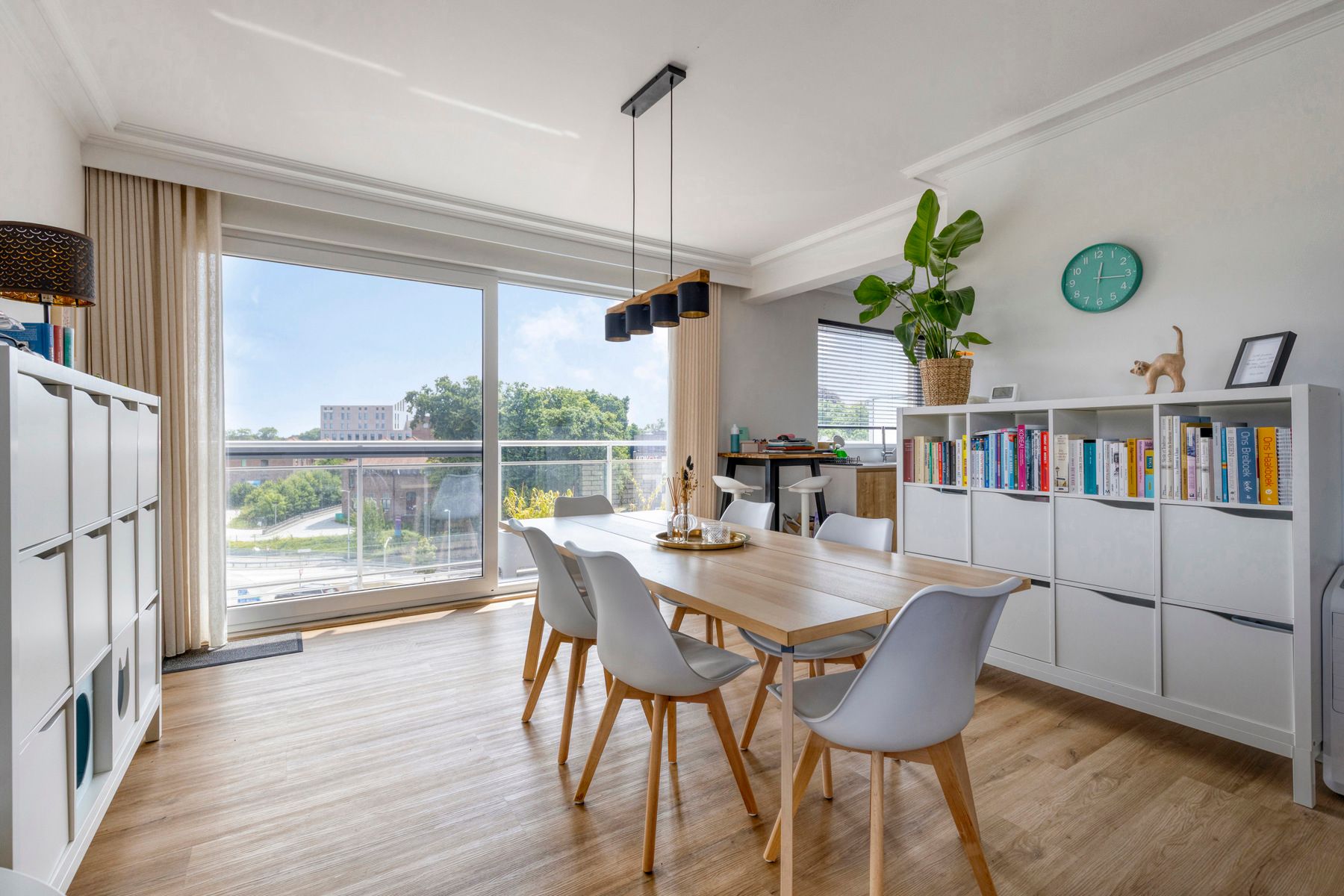 Centraal gelegen gerenoveerd appartement | Station Brugge foto 9