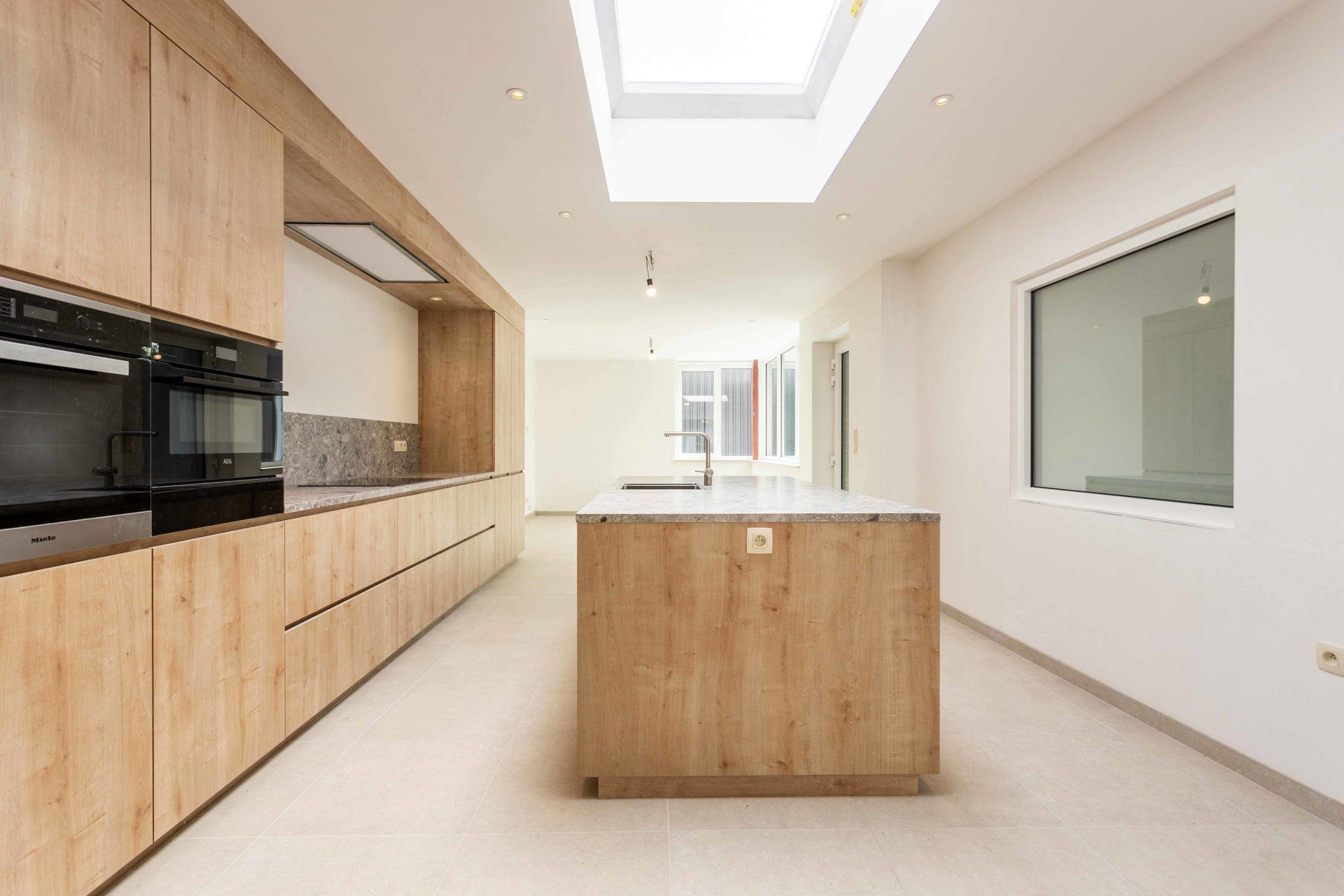 Gelijkvloers appartement met buitenruimte in het centrum! foto 8