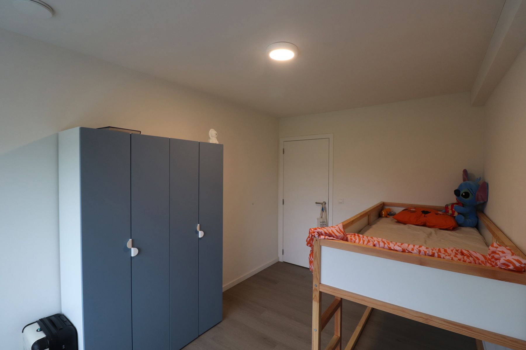 Gerenoveerd duplex-appartement met 3 slaapkamers, terras en autostaanplaats met fietsenberging. foto 11