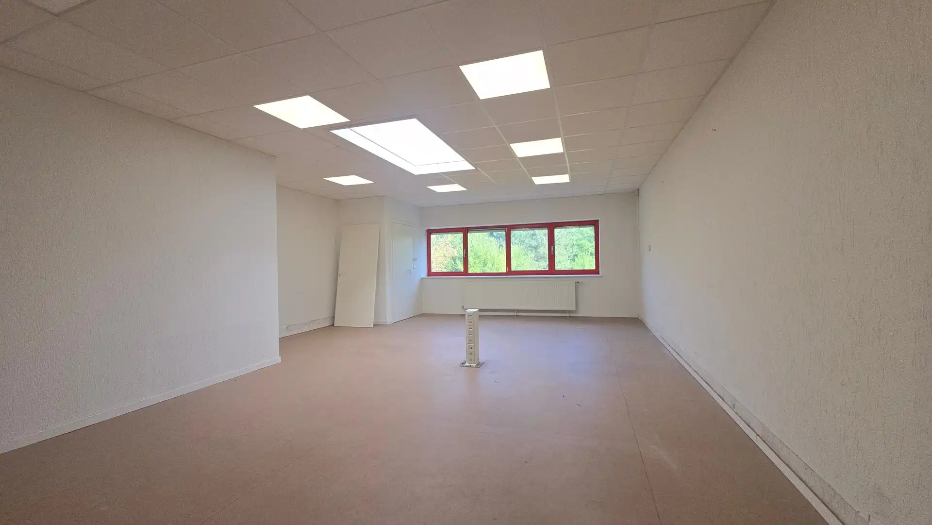 Bedrijfspand met showroom en magazijnen te huur Brusselsesteenweg, Herent foto 20