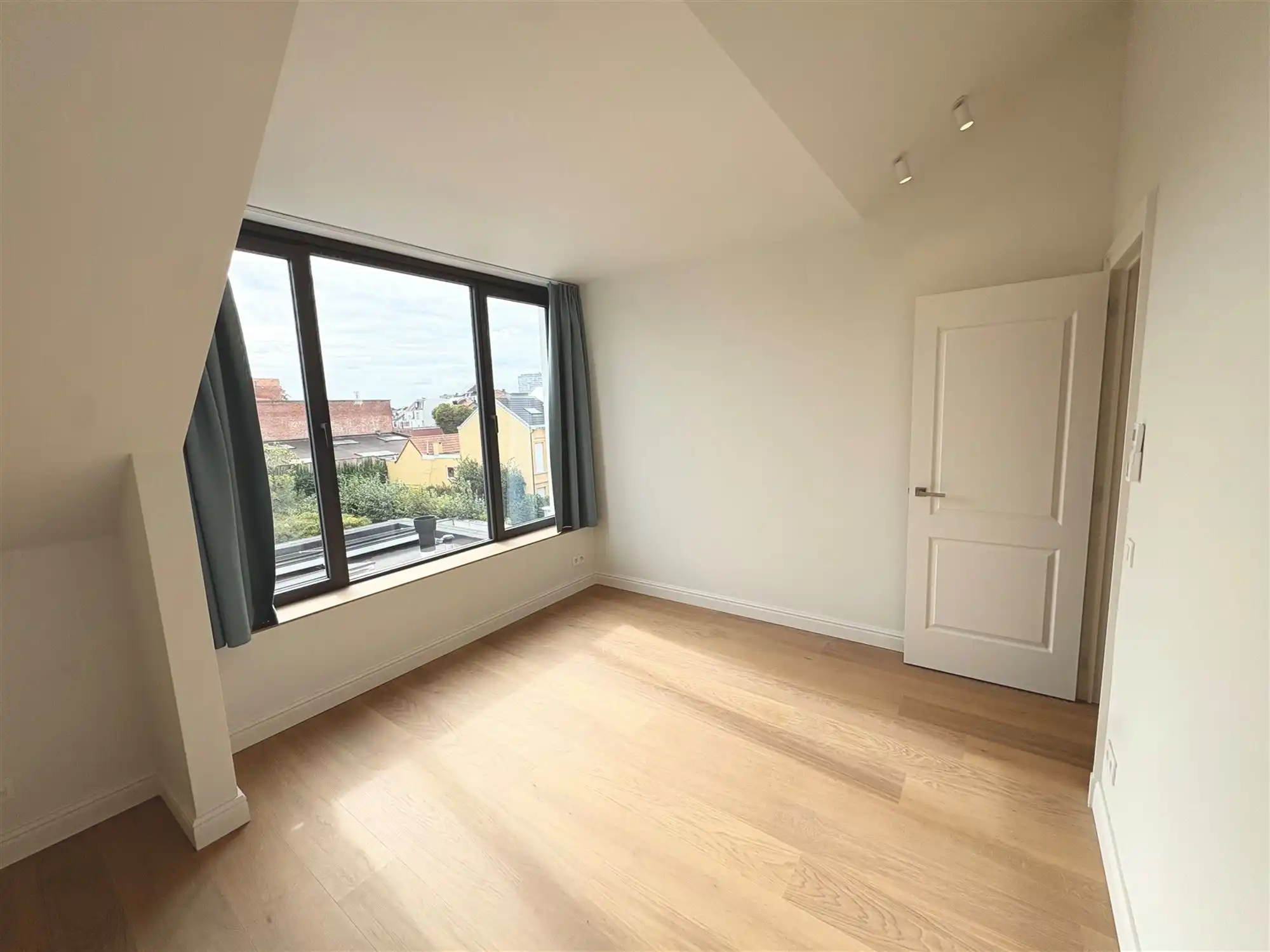 Gerenoveerde herenwoning met 5 slpks in Markgravebuurt. foto 26