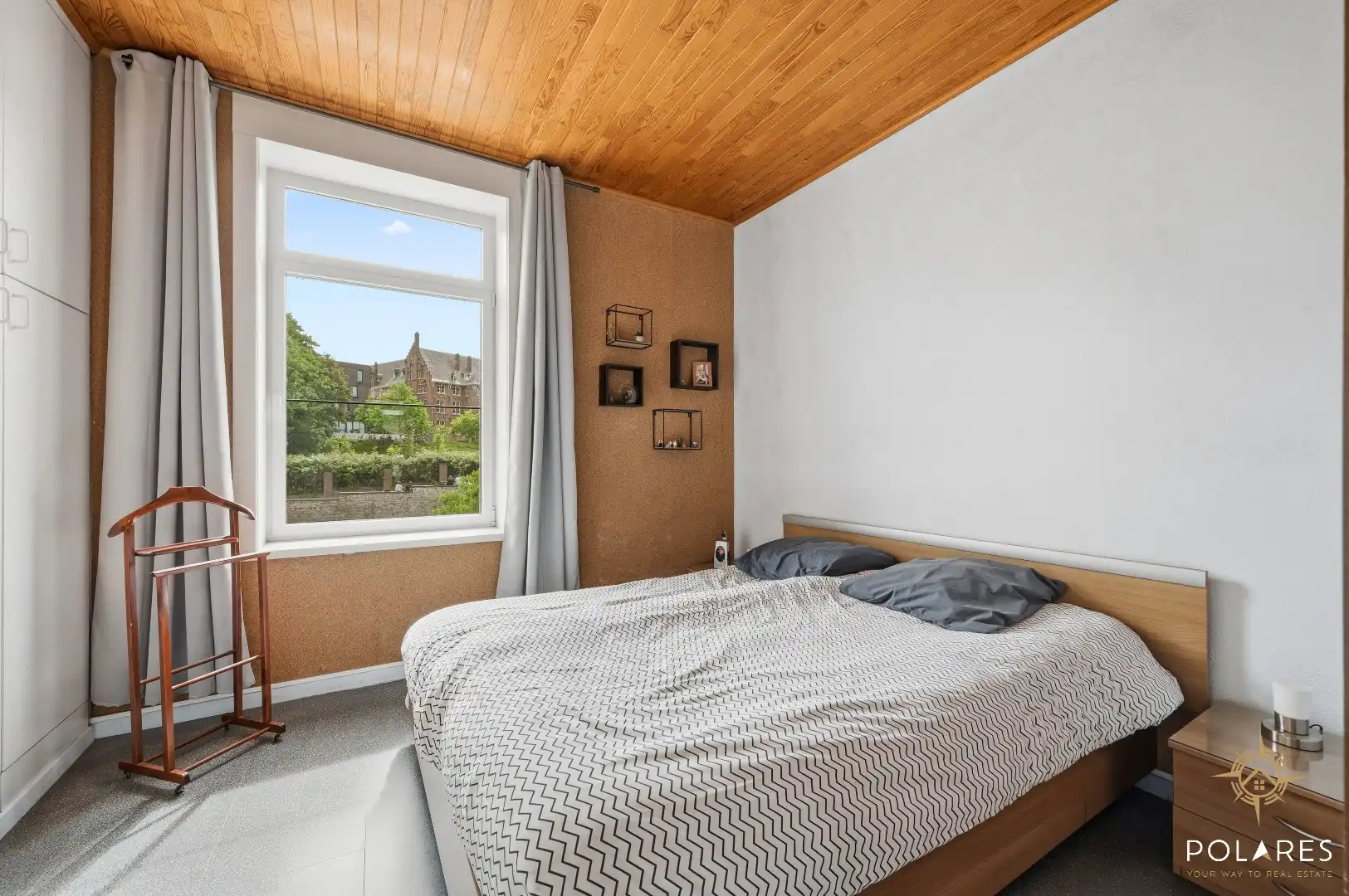 Ruime woning met 4 slaapkamers op toplocatie foto 19