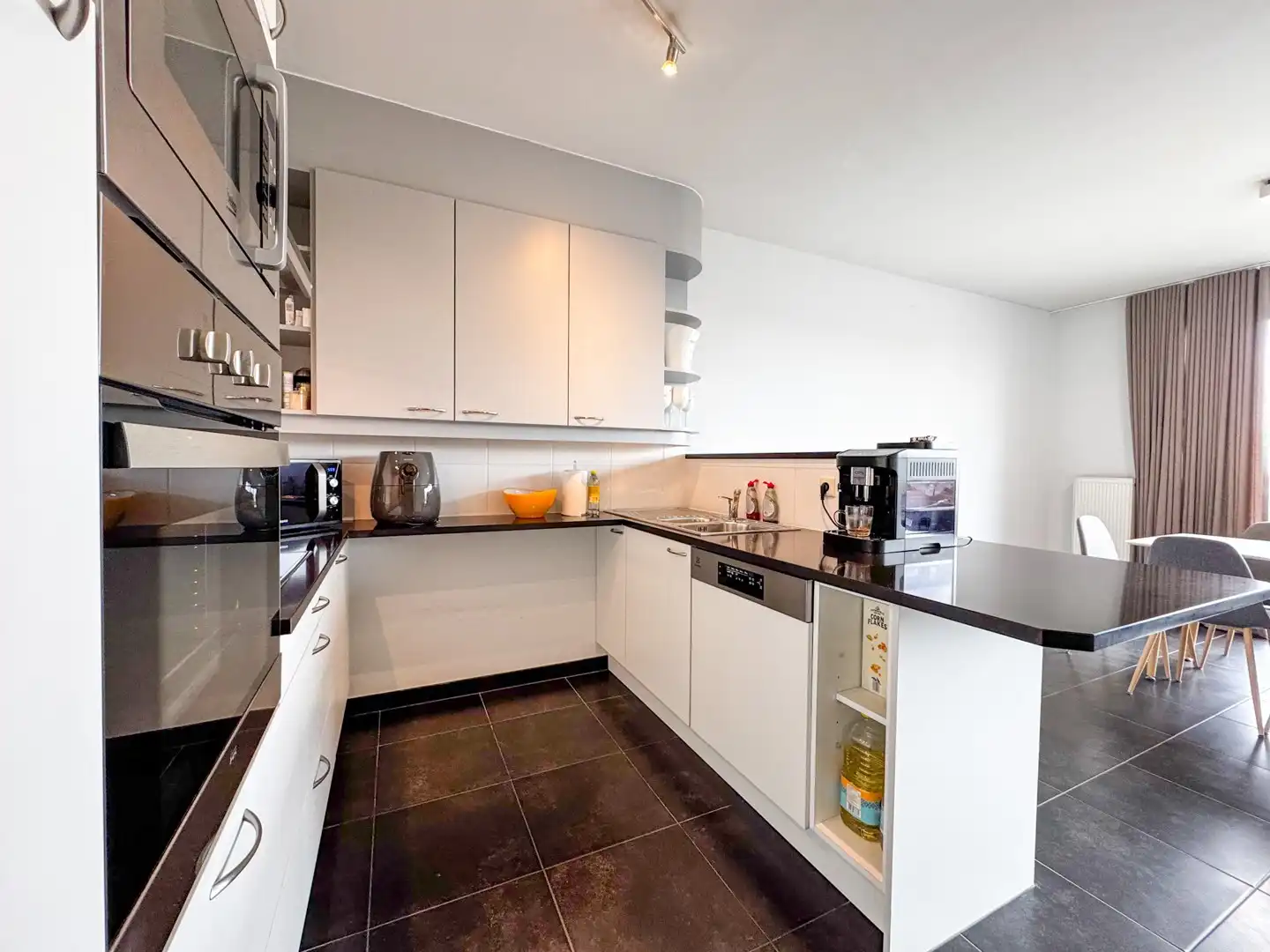 Mooi onderhouden appartement in centrum Aalter met ondergrondse parkeerplaats foto 5