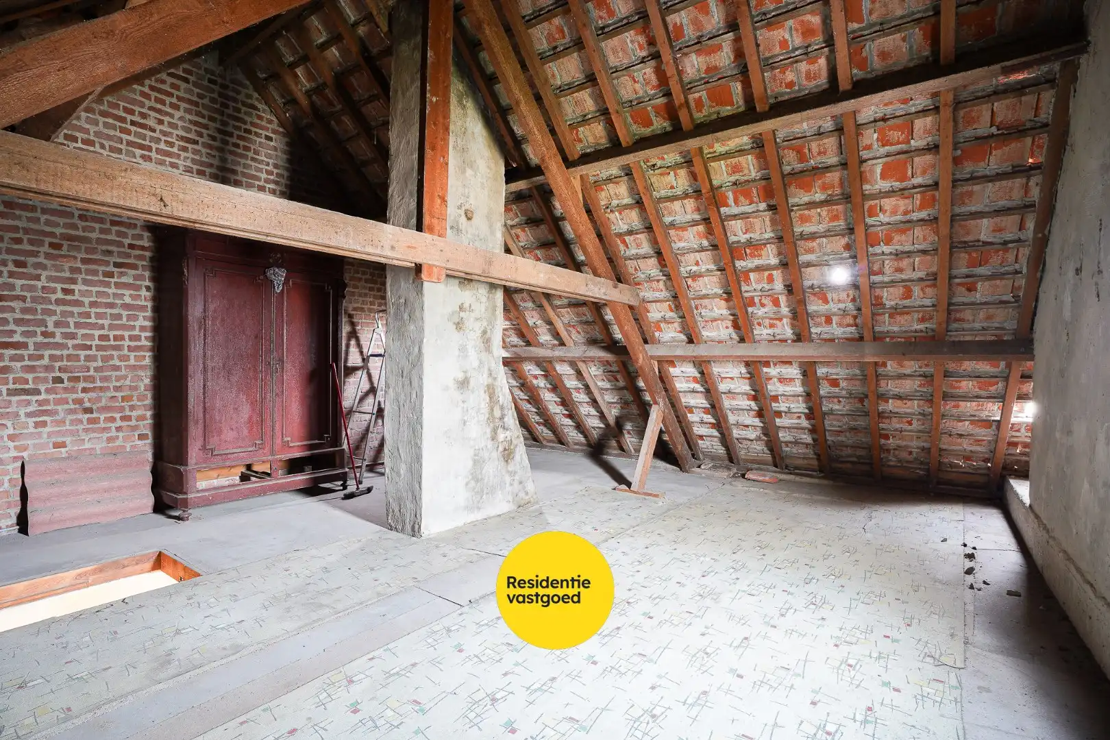 Te renoveren half-open bebouwing in Zerkegem foto 17