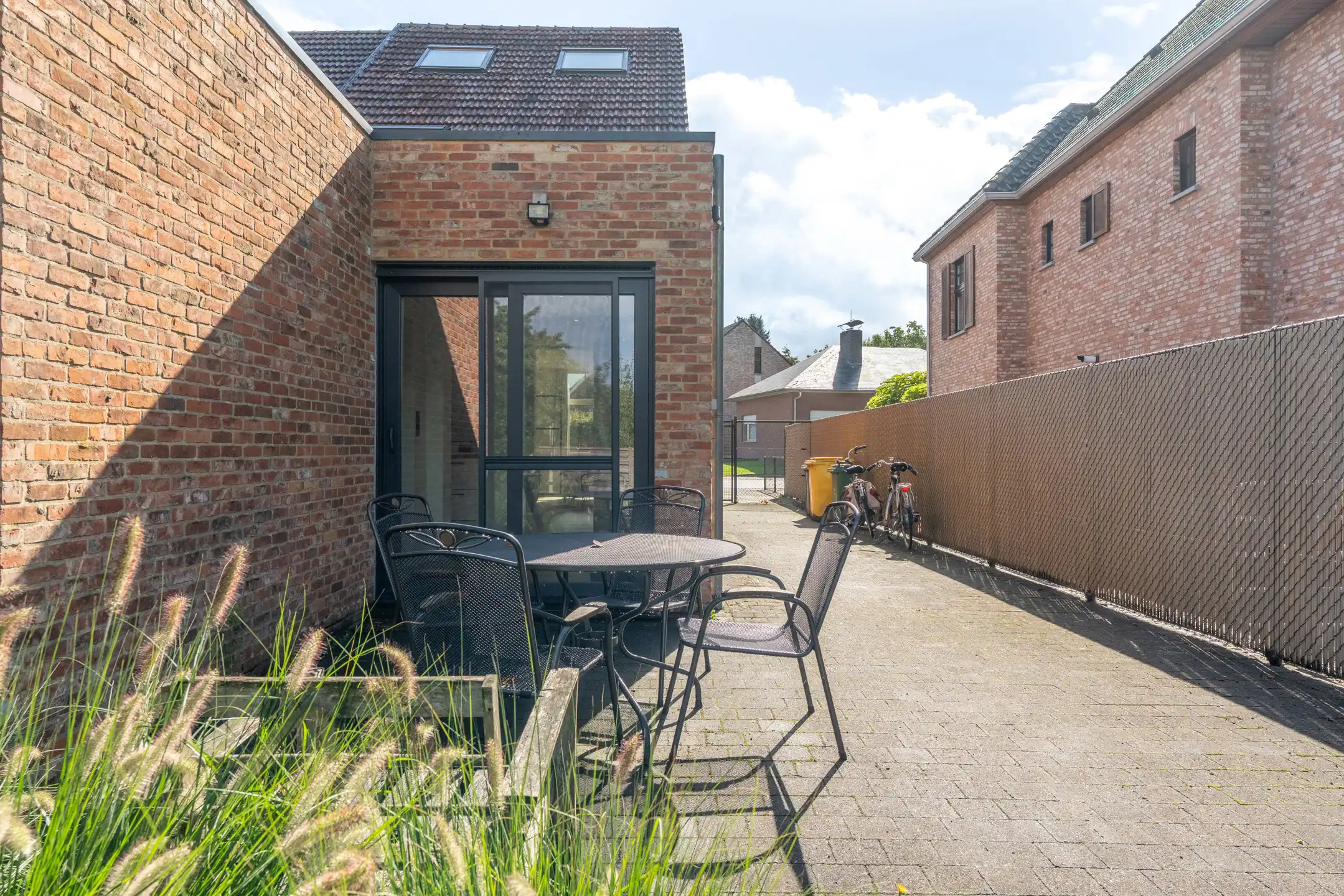 Instapklare 3 slaapkamerwoning met bureau en tuin te Turnhout foto 27